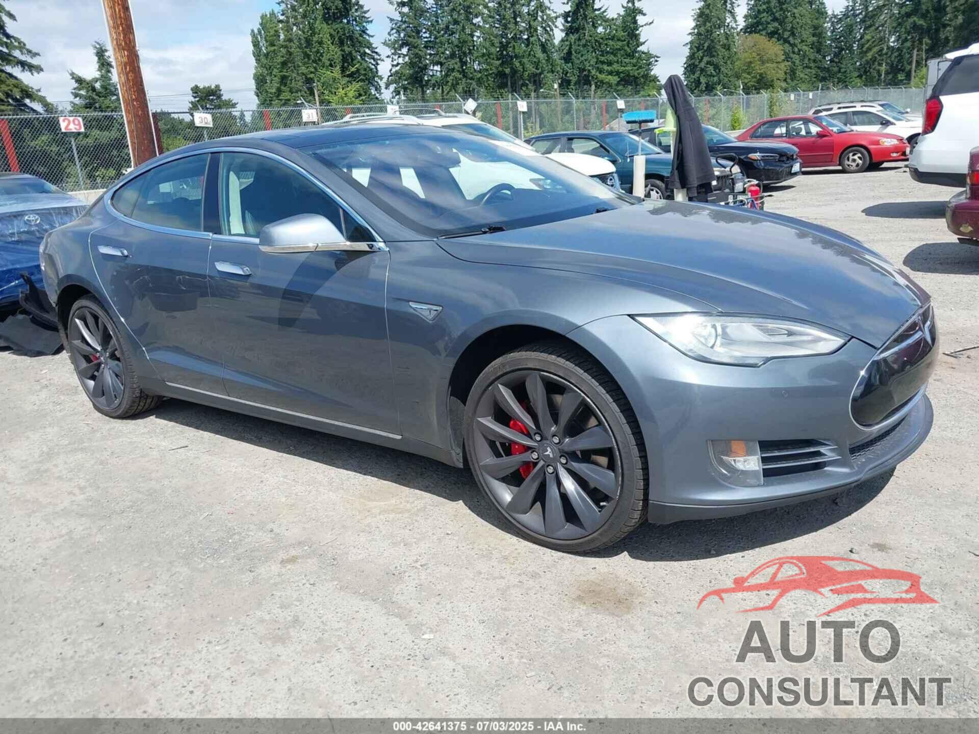 TESLA MODEL S 2013 - 5YJSA1DP8DFP28644