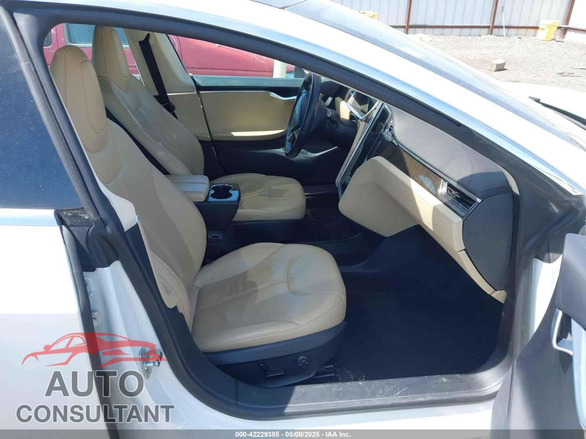TESLA MODEL S 2013 - 5YJSA1CG8DFP09707