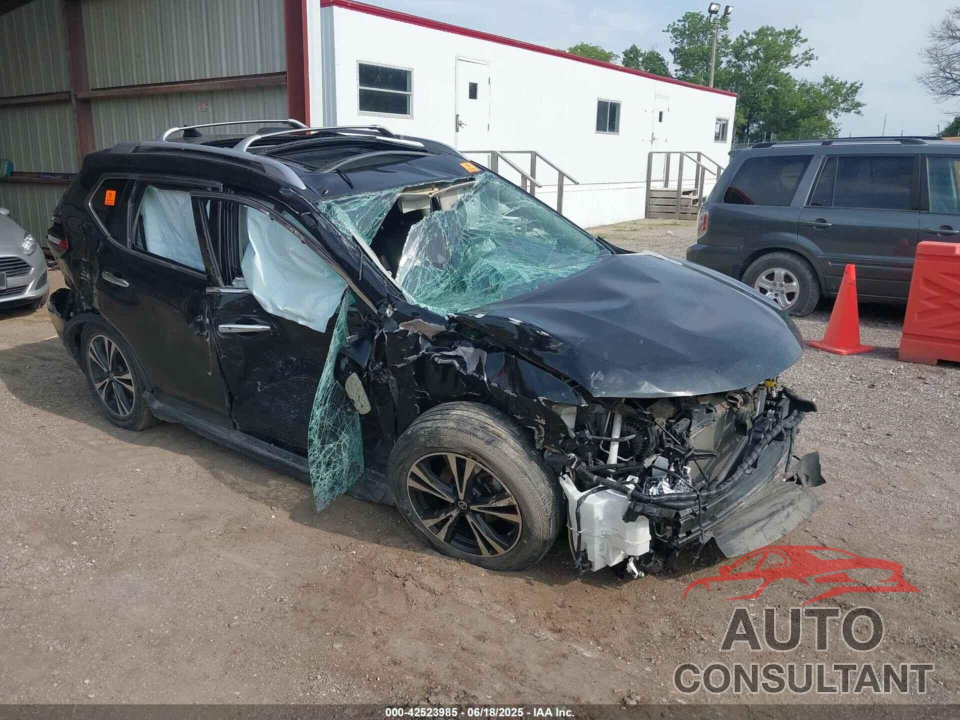 NISSAN ROGUE 2019 - JN8AT2MV6KW402400