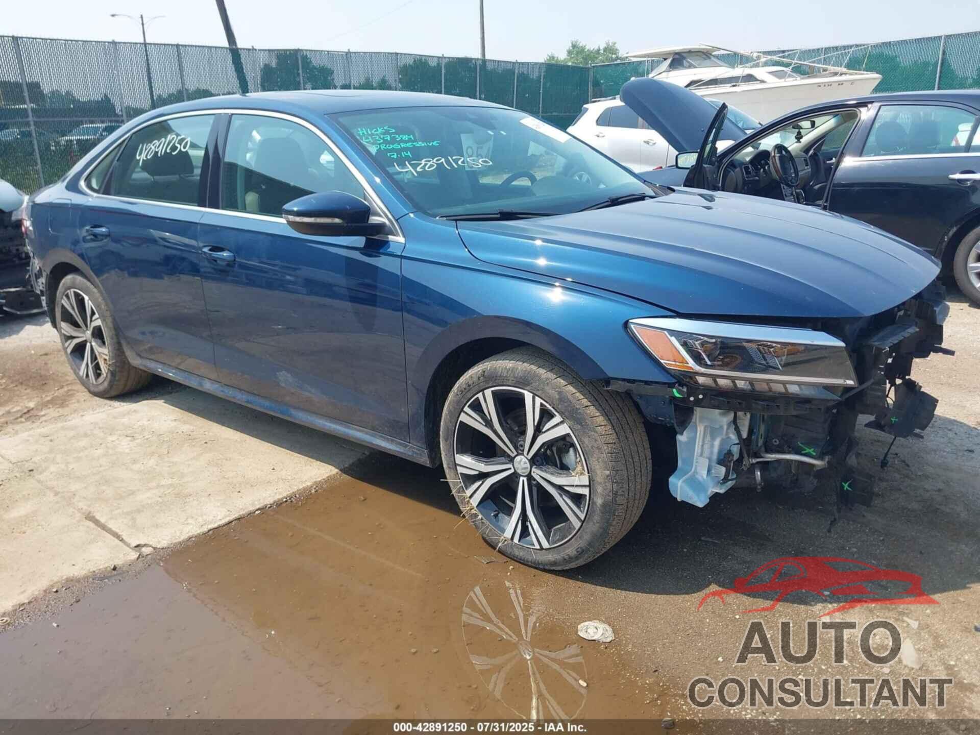 VOLKSWAGEN PASSAT 2022 - 1VWSA7A35NC008315