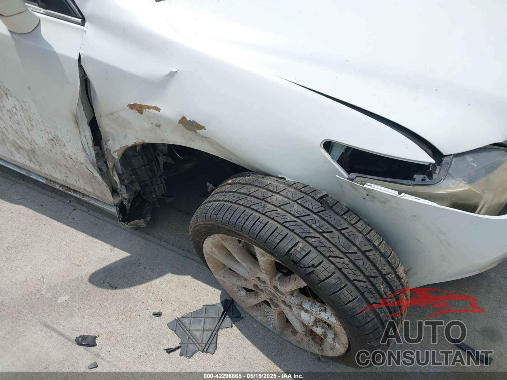LEXUS CT 200H 2012 - JTHKD5BHXC2065846