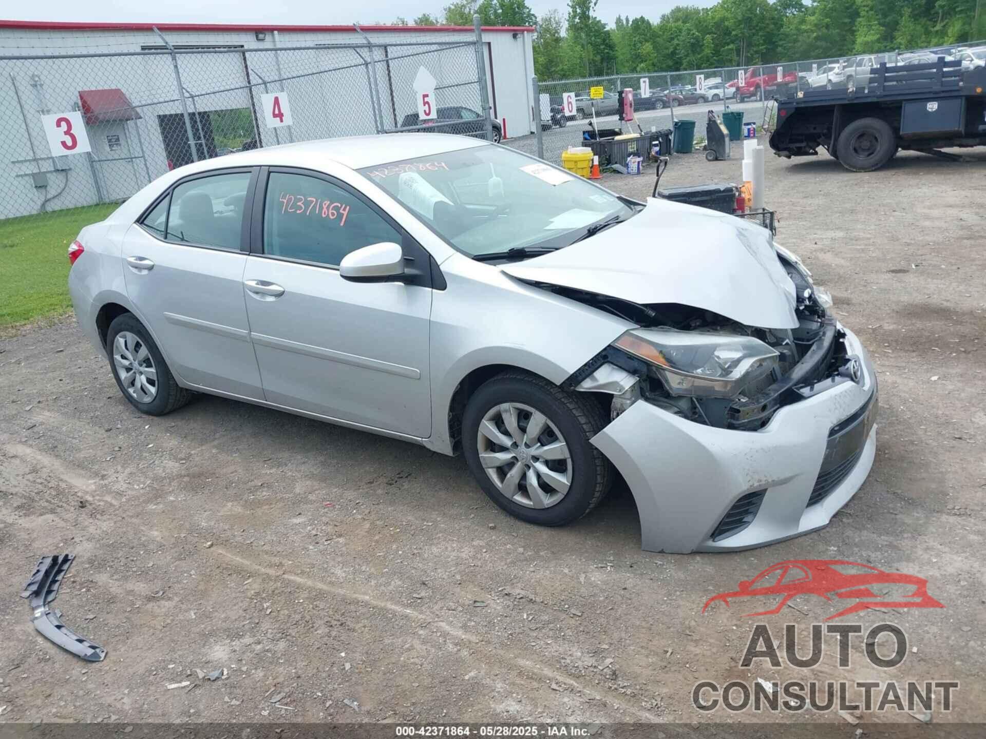 TOYOTA COROLLA 2015 - 2T1BURHE2FC284845