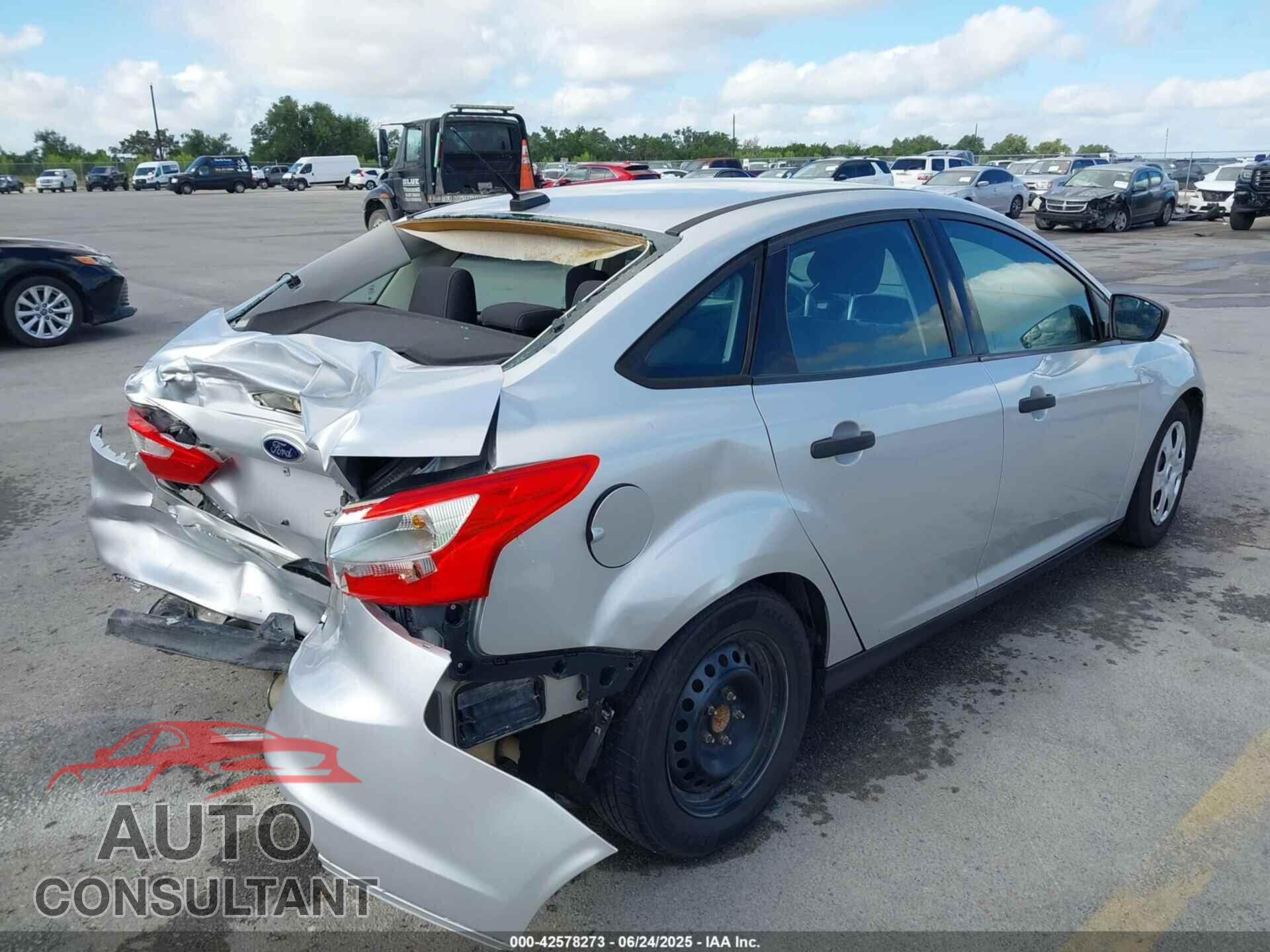 FORD FOCUS 2014 - 1FADP3E25EL406490