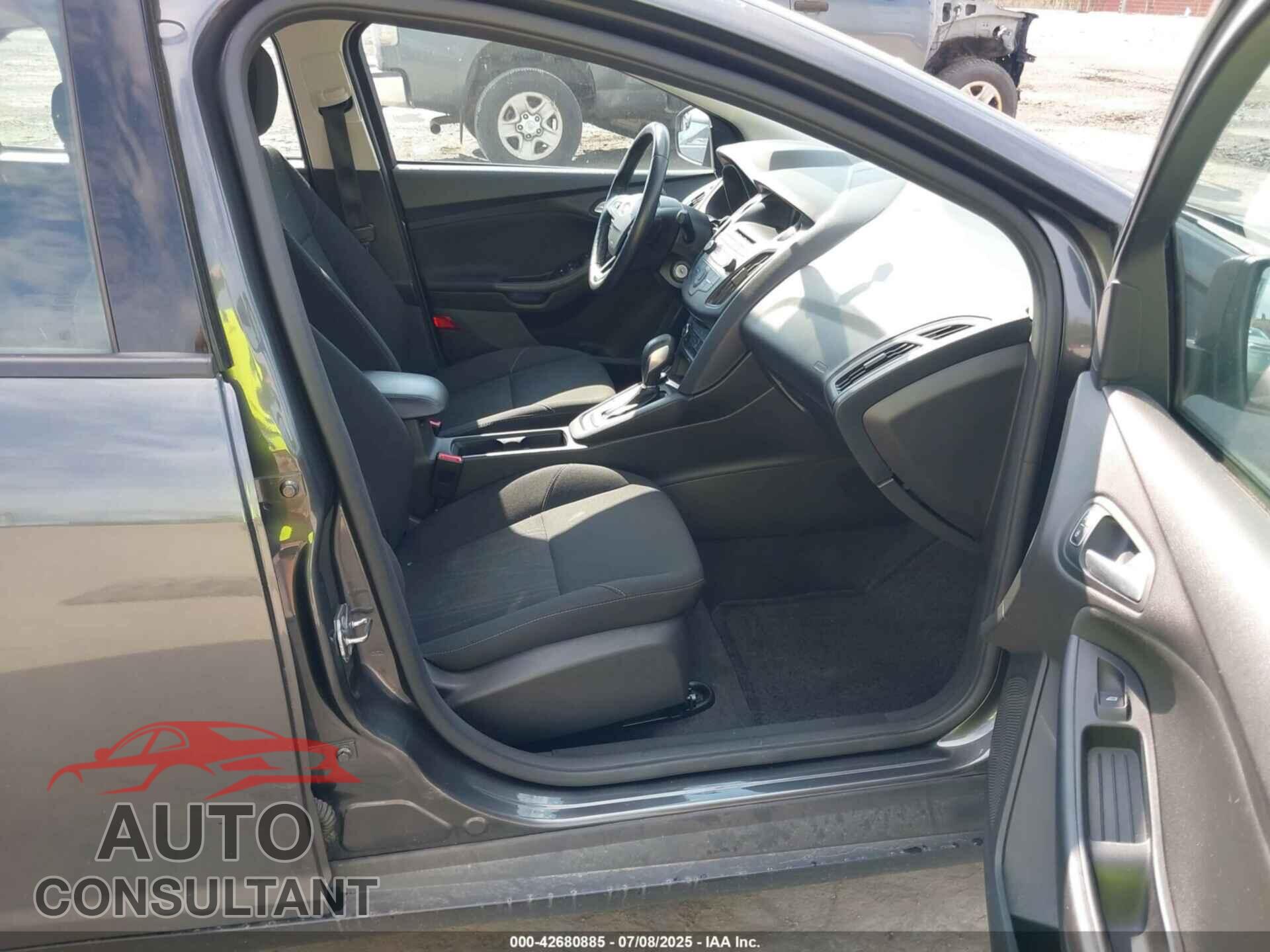 FORD FOCUS 2017 - 1FADP3F21HL213532