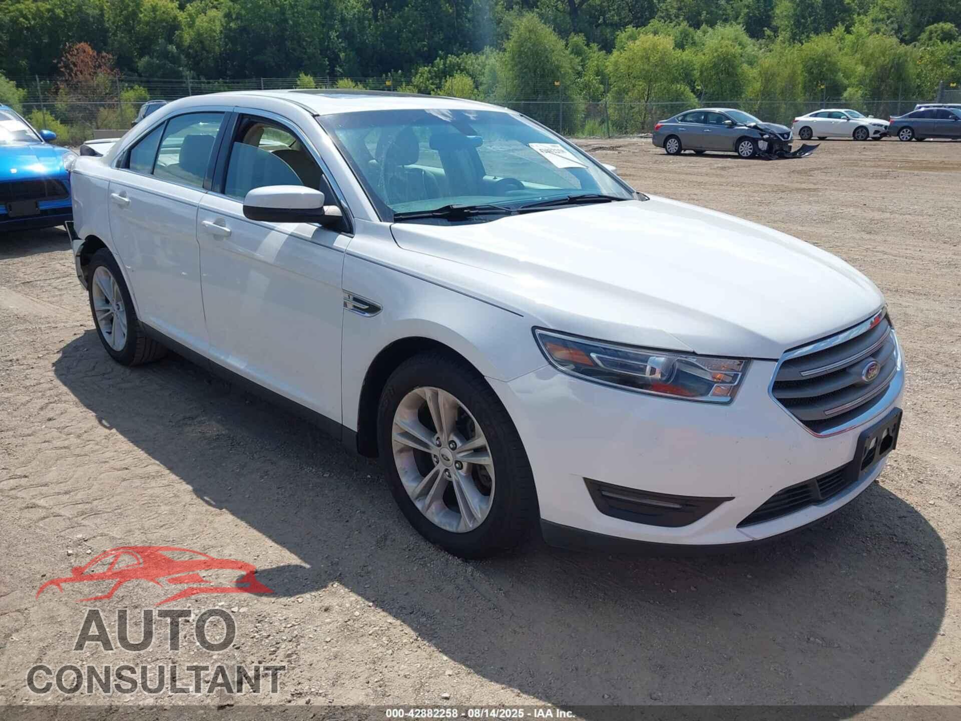 FORD TAURUS 2018 - 1FAHP2E83JG111228