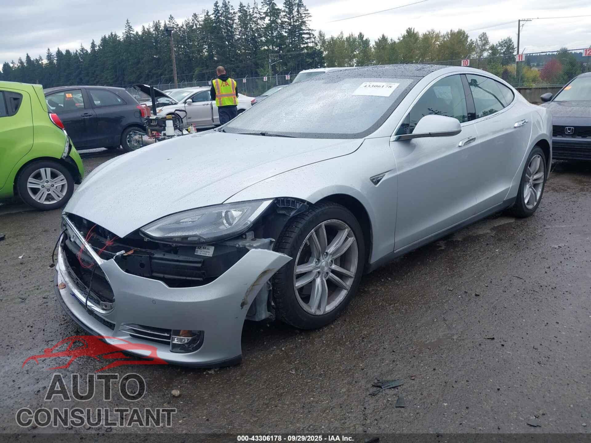 TESLA MODEL S 2013 - 5YJSA1CG1DFP27448