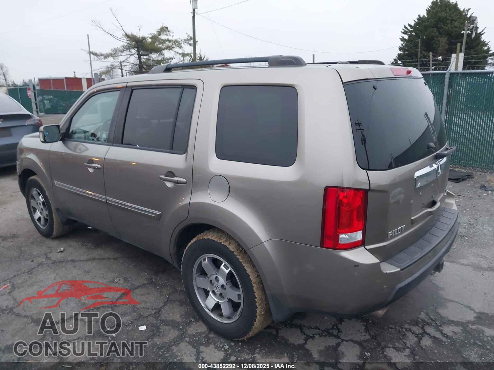 HONDA PILOT 2011 - 5FNYF4H93BB061942