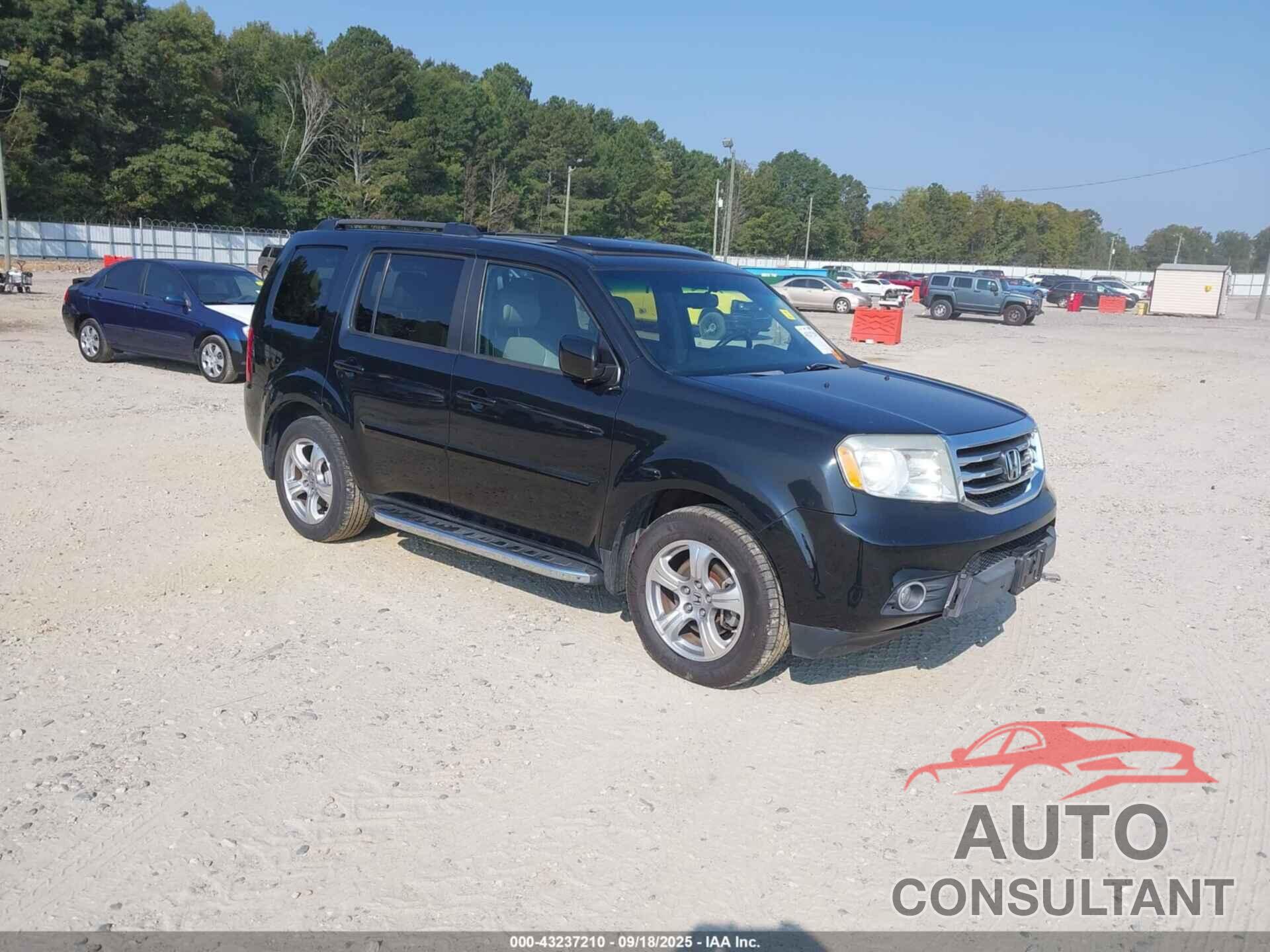HONDA PILOT 2015 - 5FNYF4H51FB024424