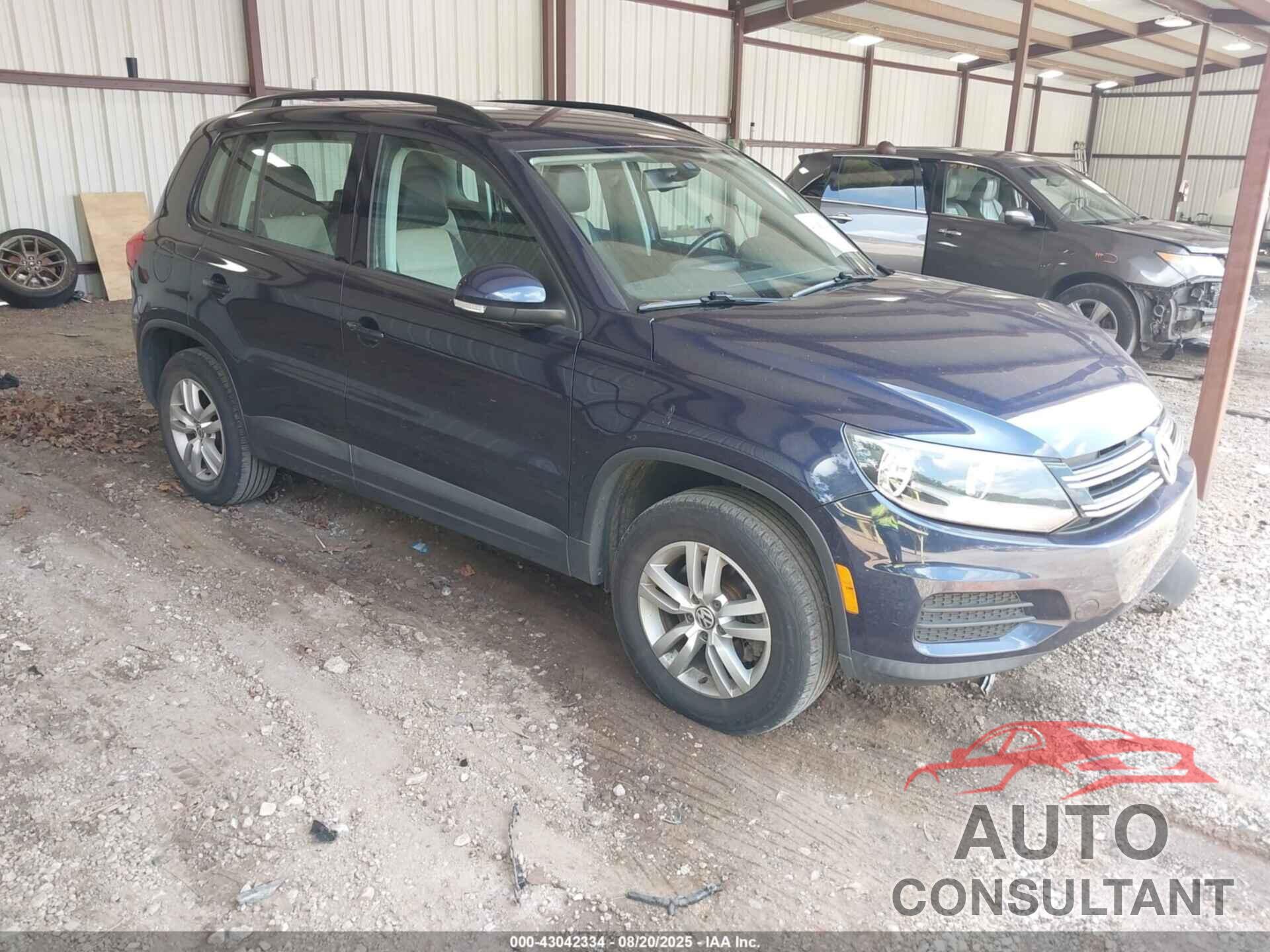 VOLKSWAGEN TIGUAN 2016 - WVGAV7AXXGW581326
