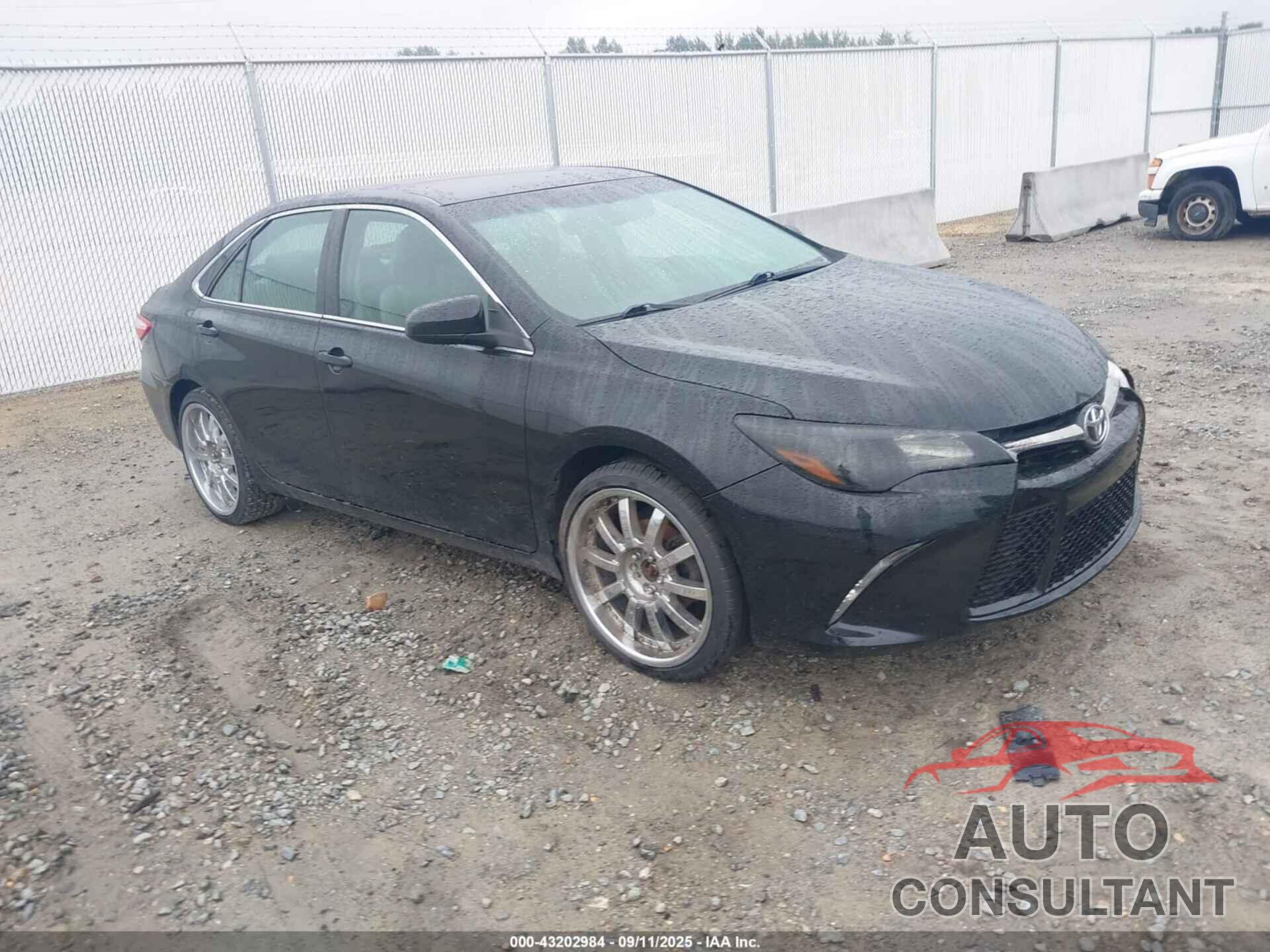 TOYOTA CAMRY 2015 - 4T1BF1FK4FU015636