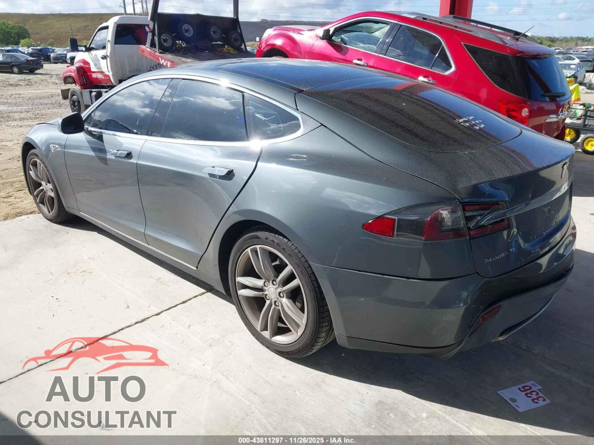 TESLA MODEL S 2013 - 5YJSA1CN9DFP12064