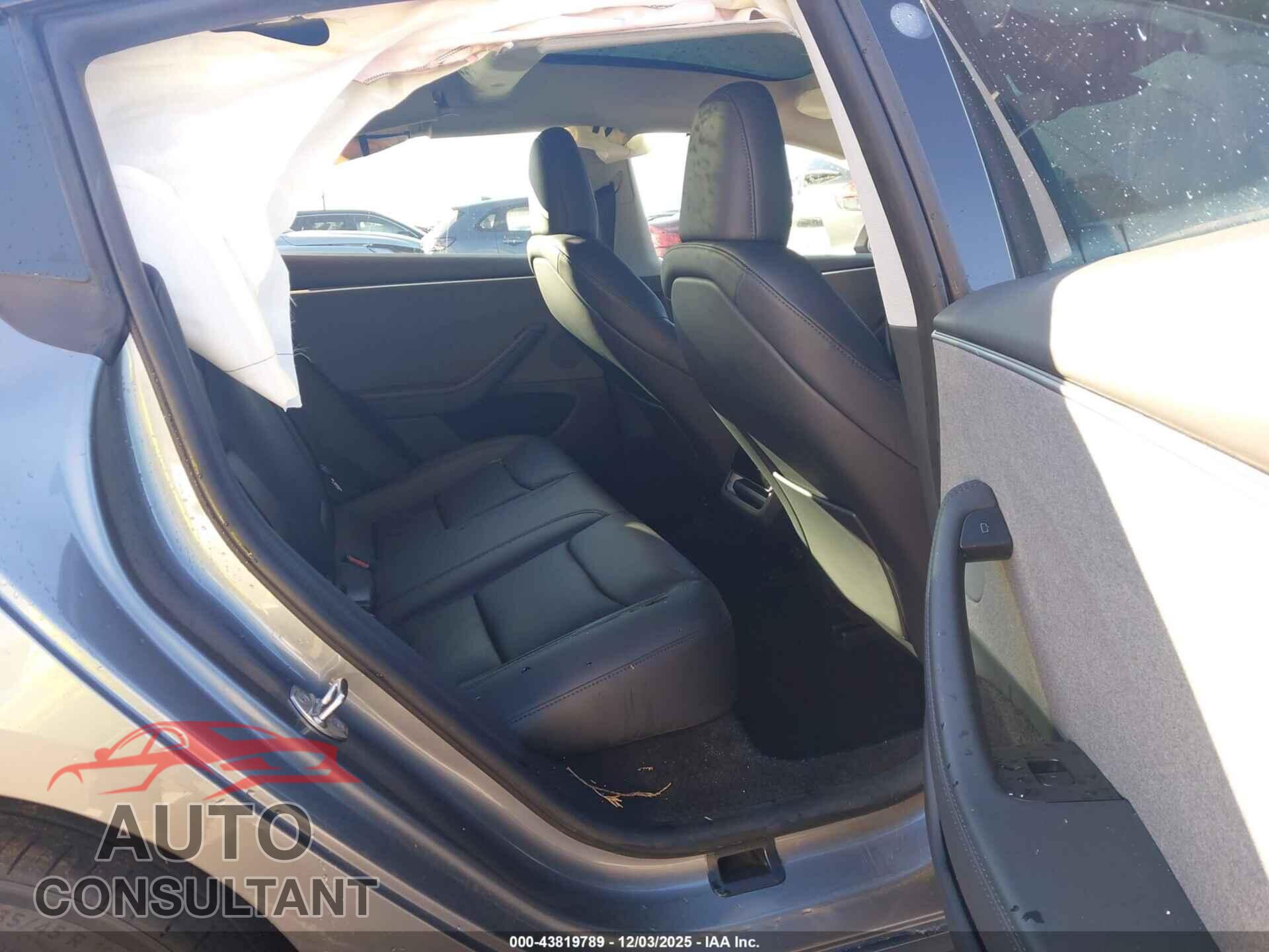TESLA MODEL 3 2024 - 5YJ3E1EA6RF856133