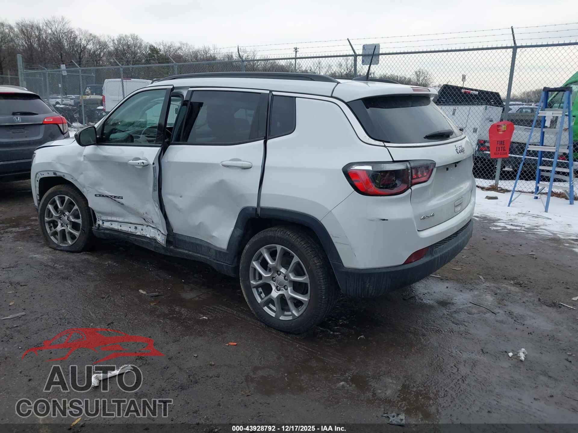 JEEP COMPASS 2022 - 3C4NJDFB7NT133335