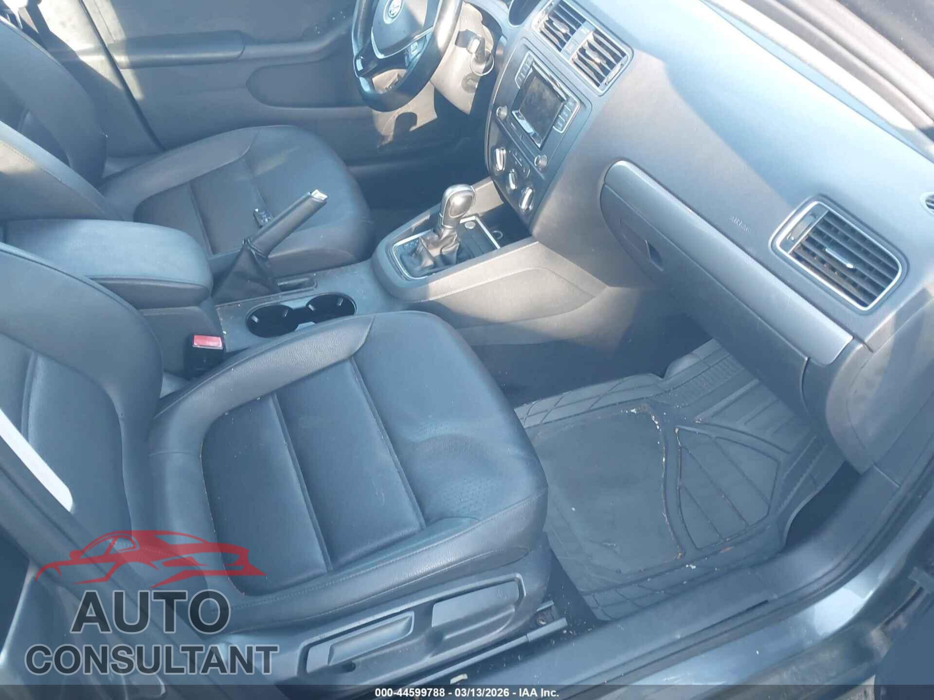 VOLKSWAGEN JETTA 2017 - 3VWDB7AJ9HM291924