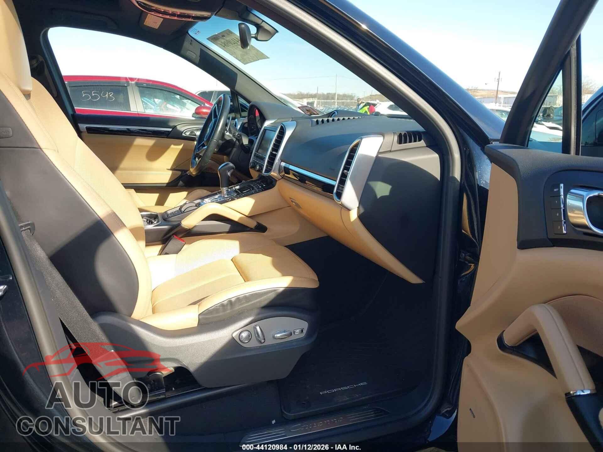 PORSCHE CAYENNE 2016 - WP1AA2A25GLA10088