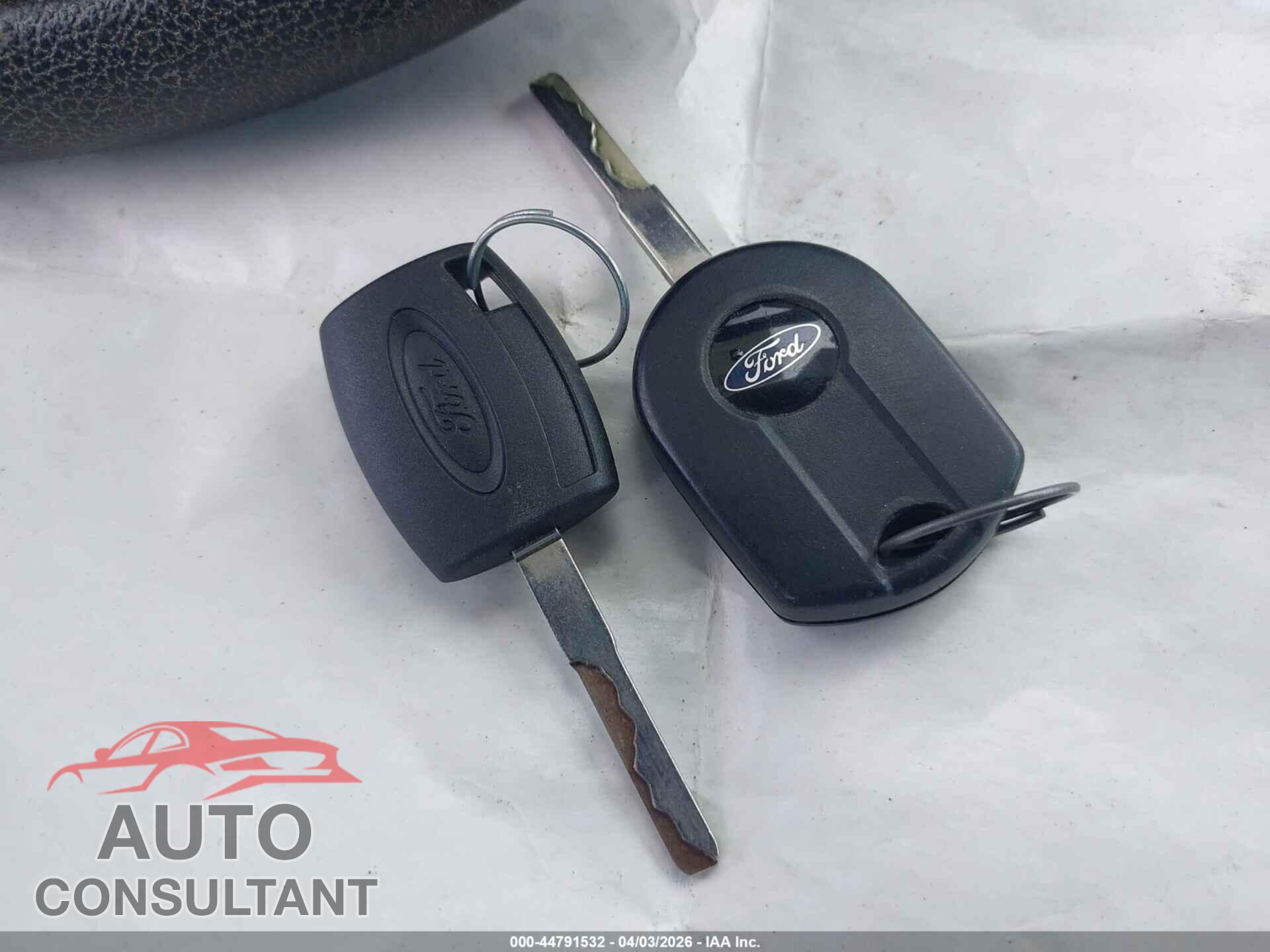 FORD FOCUS 2017 - 1FADP3E26HL348216