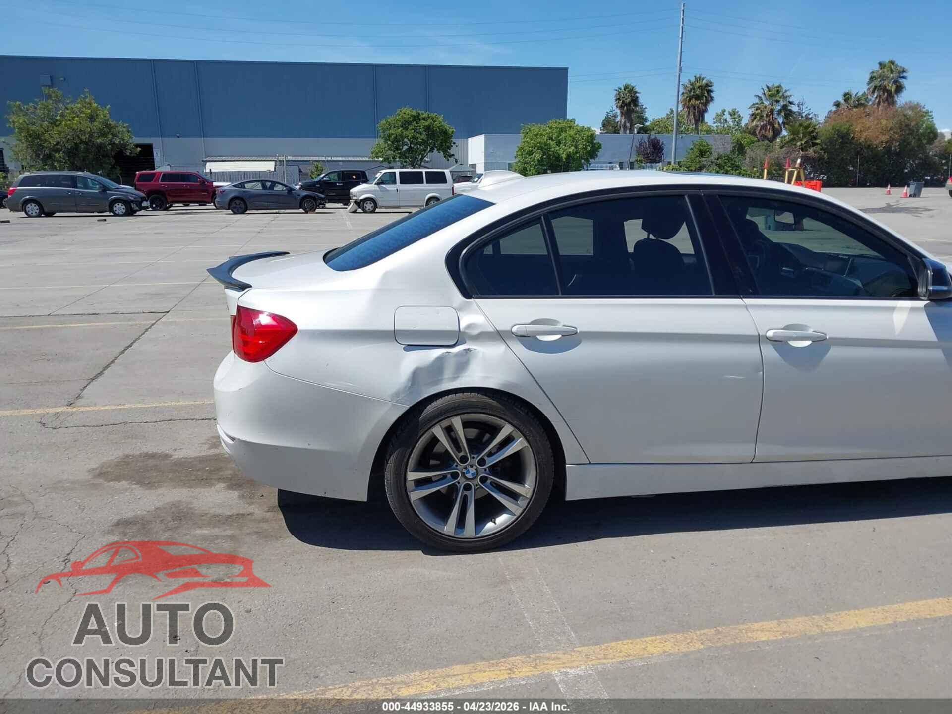 BMW 328I 2013 - WBA3C1C55DF436716