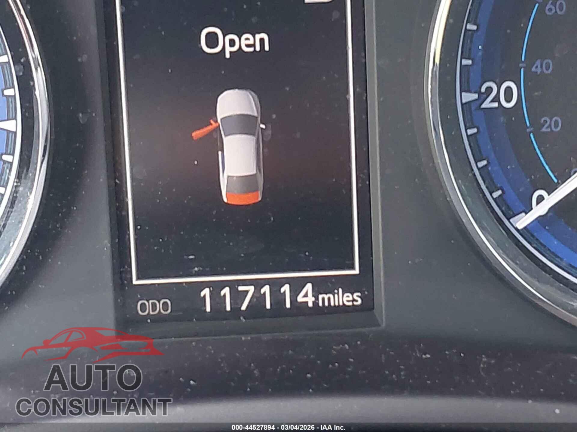 TOYOTA COROLLA 2018 - 5YFBURHE0JP819082