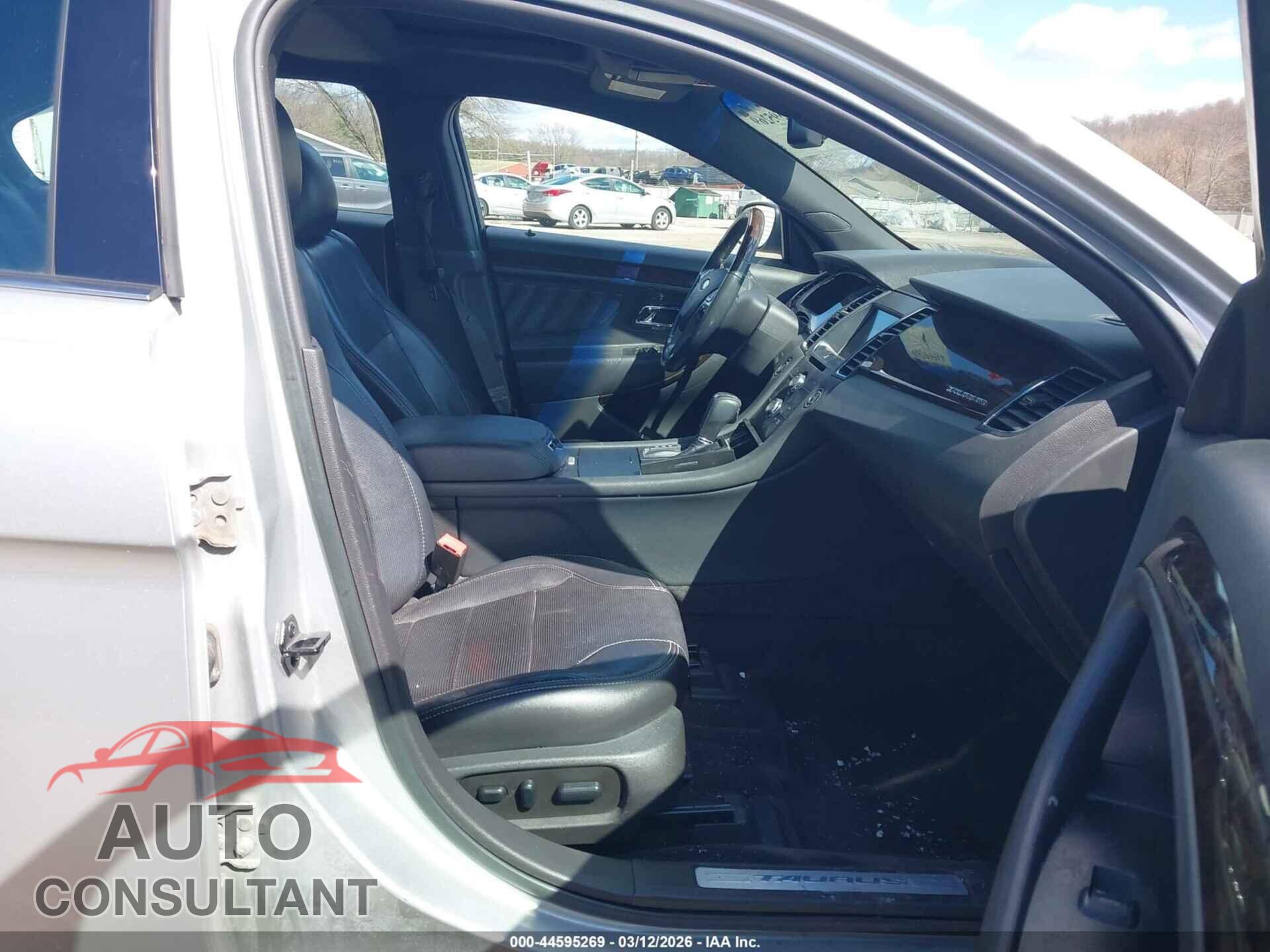 FORD TAURUS 2016 - 1FAHP2F82GG120252
