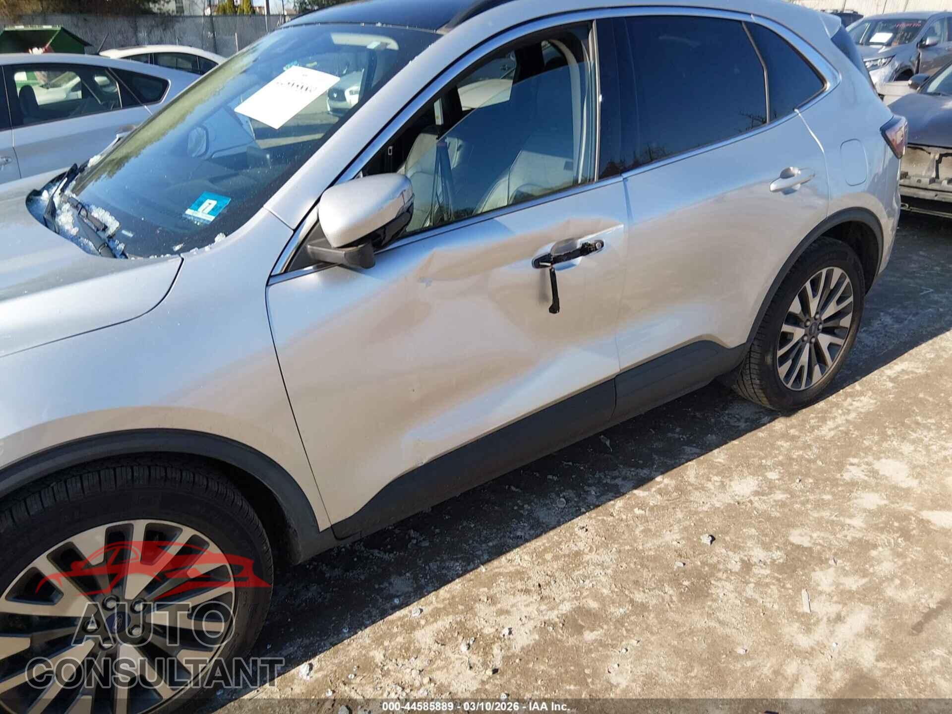 FORD ESCAPE 2020 - 1FMCU9J97LUA90131