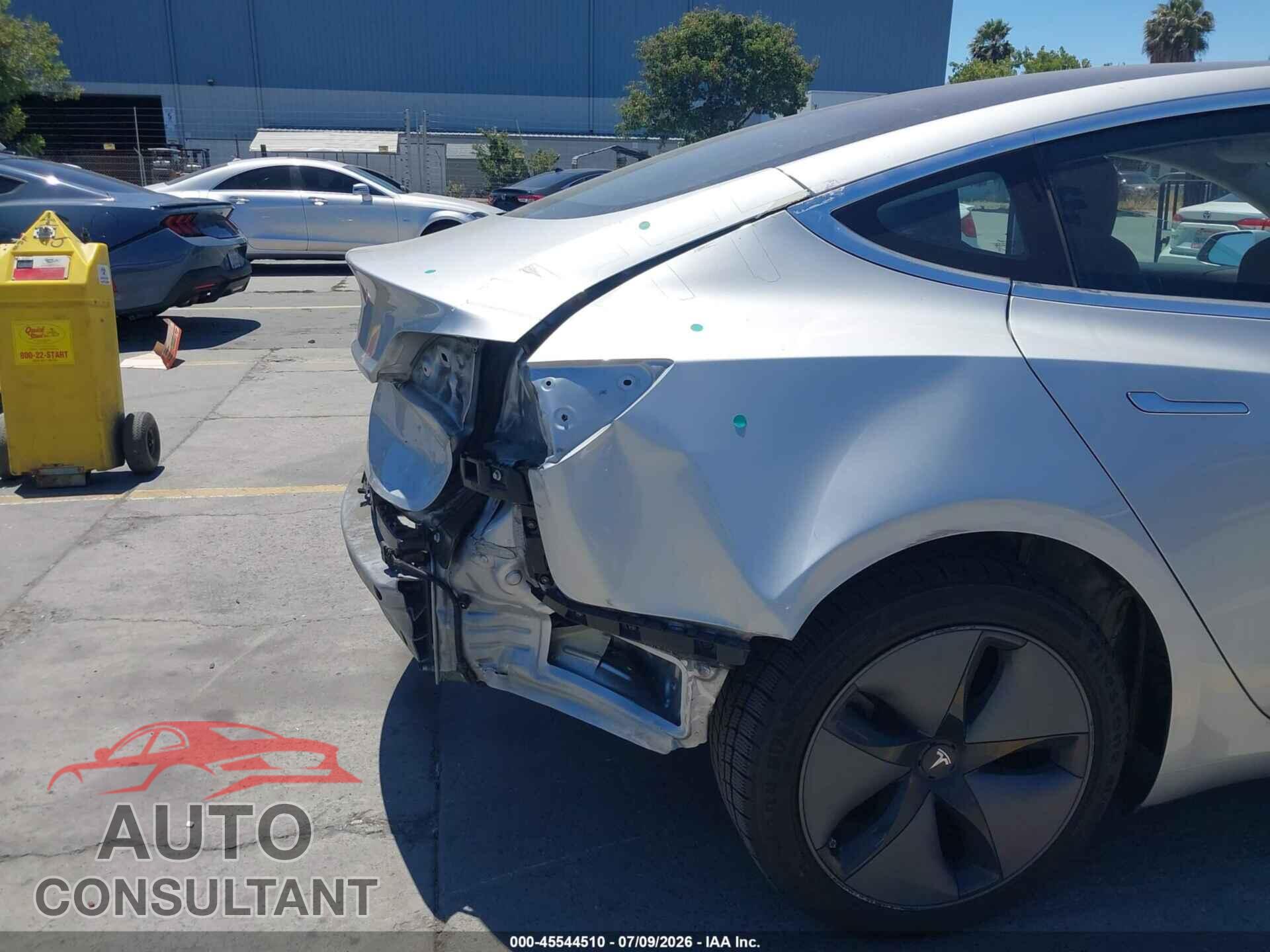 TESLA MODEL 3 2018 - 5YJ3E1EA5JF030653