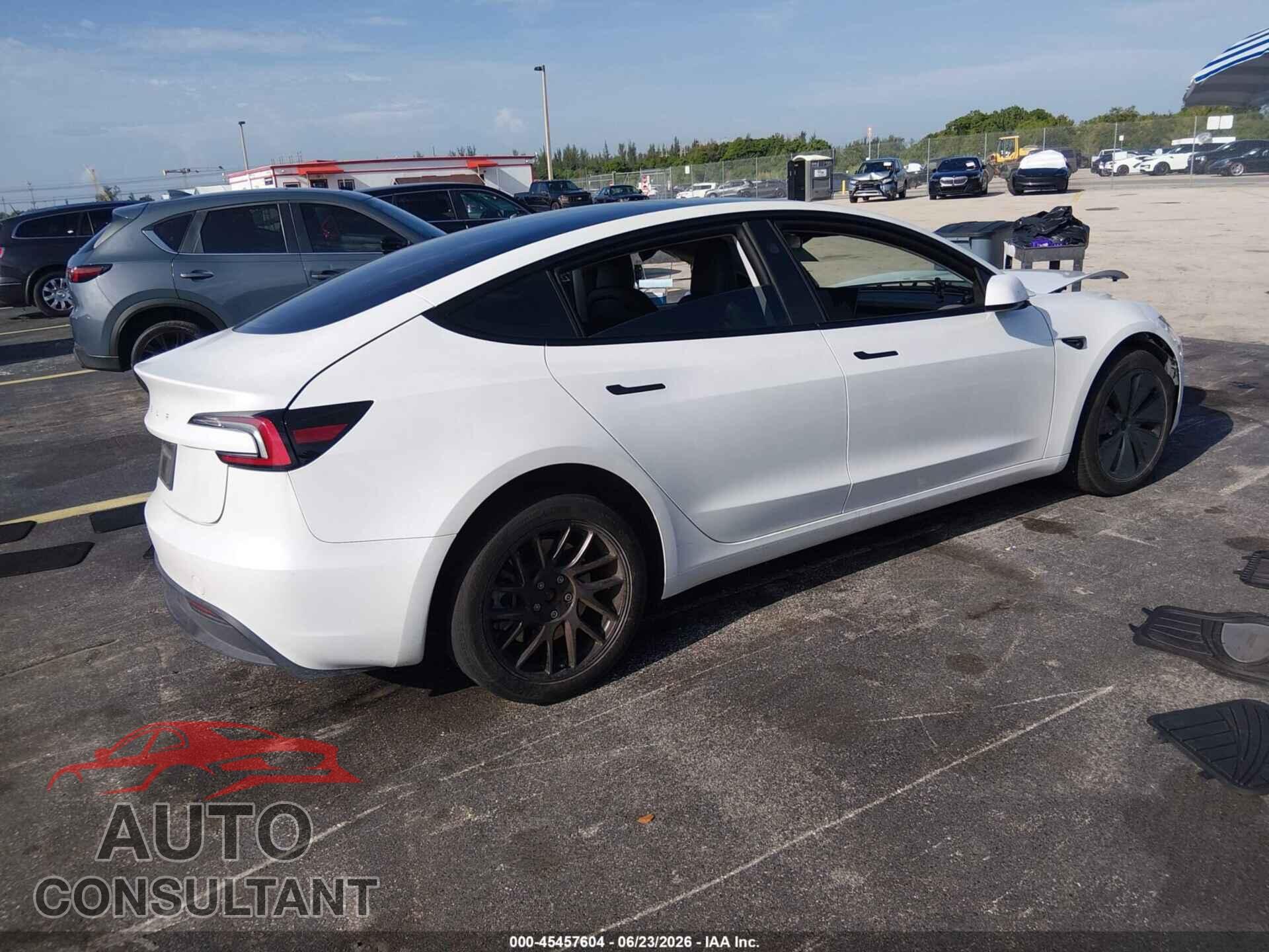 TESLA MODEL 3 2024 - 5YJ3E1EA3RF727542