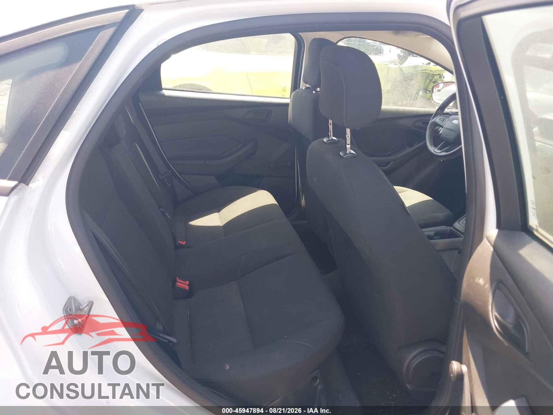 FORD FOCUS 2015 - 1FADP3E21FL368399