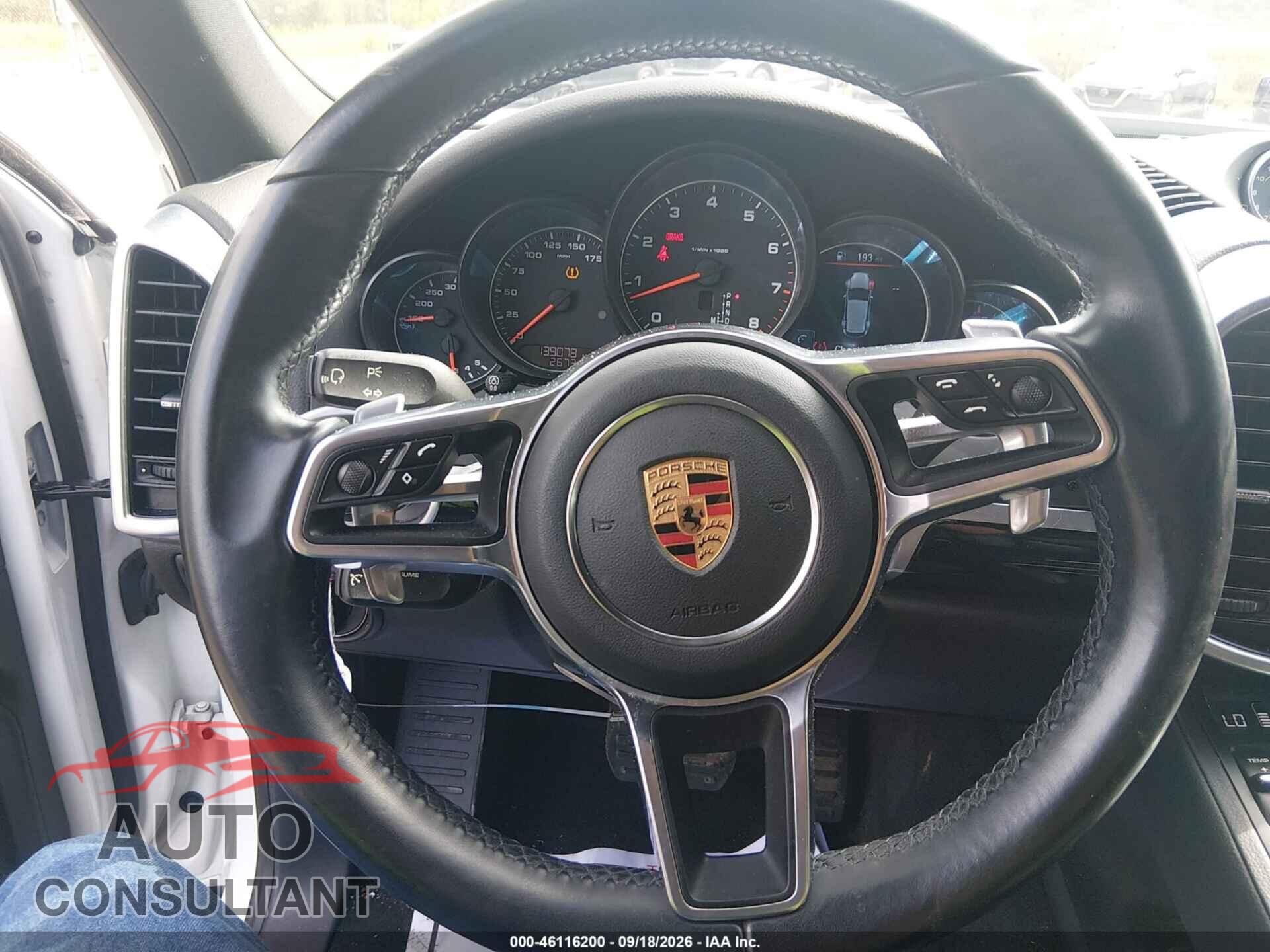PORSCHE CAYENNE 2017 - WP1AA2A22HKA92353