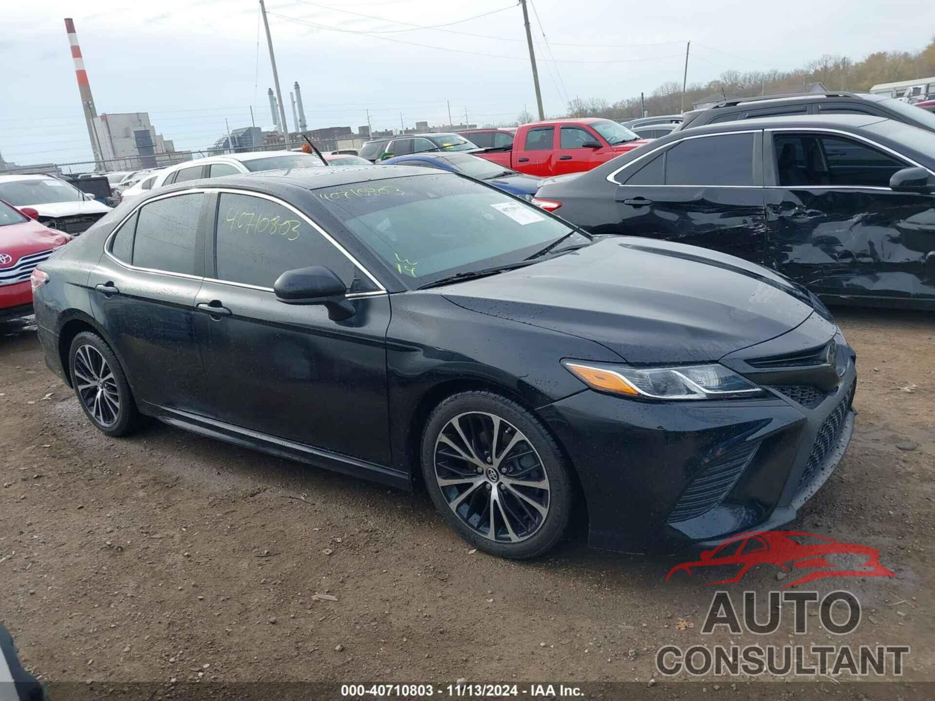 TOYOTA CAMRY 2018 - 4T1B11HK0JU098261