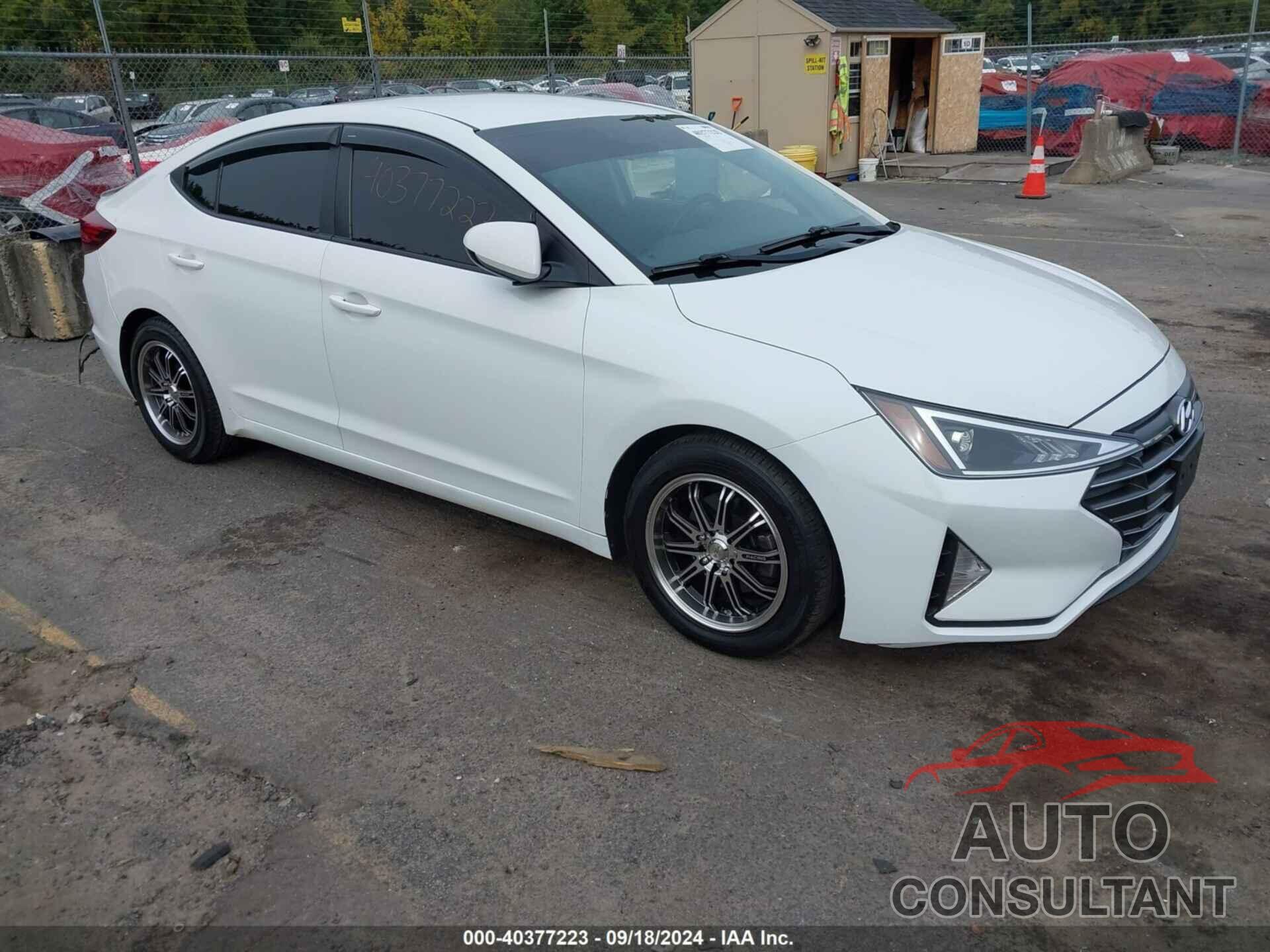 HYUNDAI ELANTRA 2019 - 5NPD74LF5KH443397