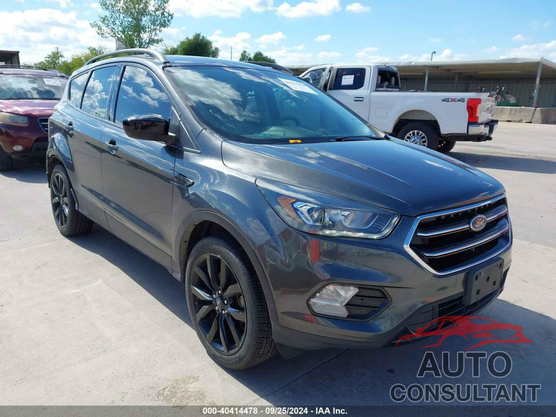 FORD ESCAPE 2019 - 1FMCU0GD0KUA17303