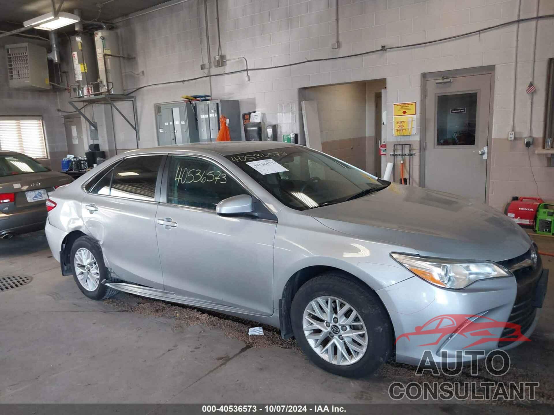 TOYOTA CAMRY 2016 - 4T4BF1FK2GR584699