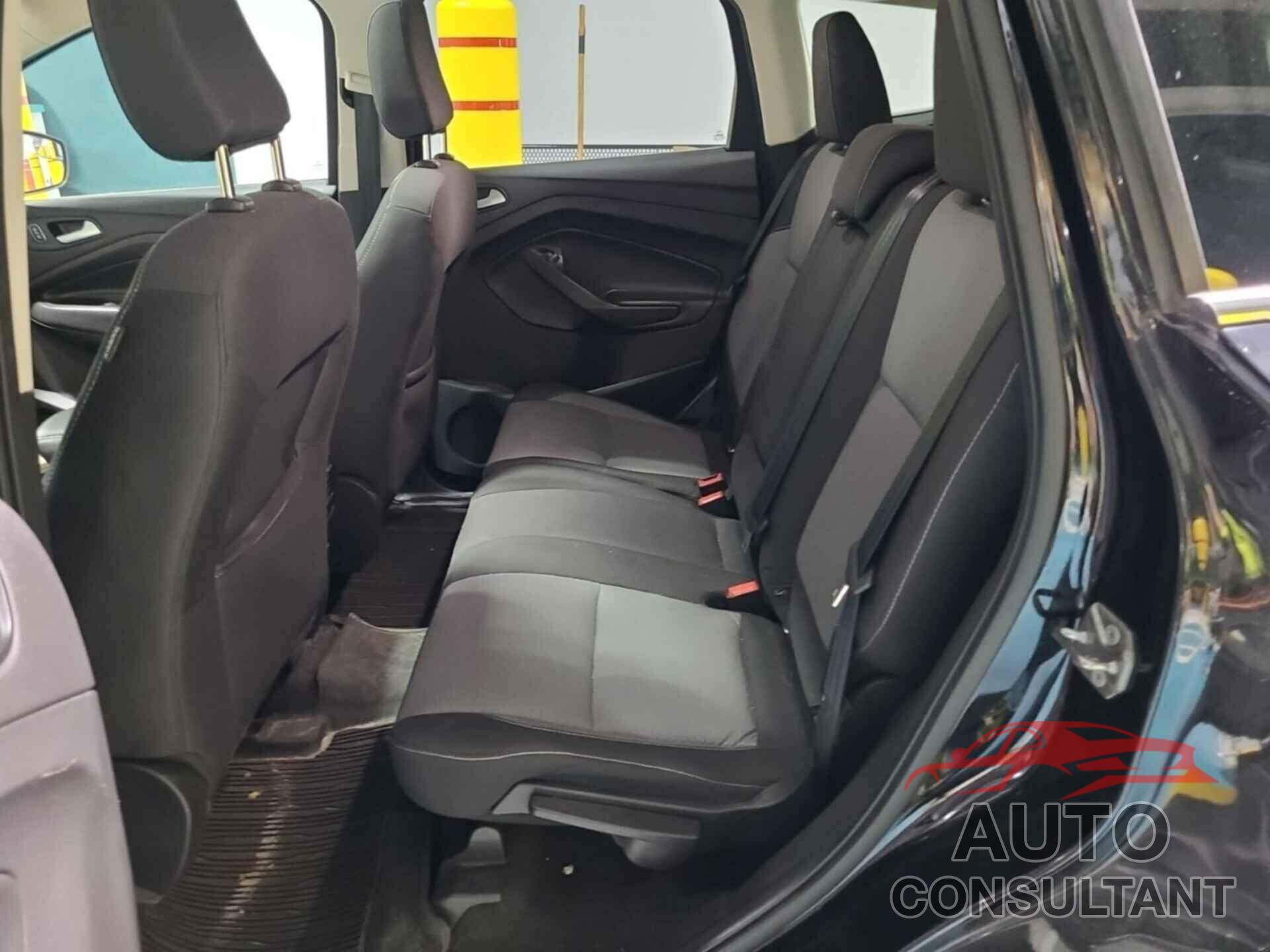 FORD ESCAPE 2018 - 1FMCU9GD5JUA75832