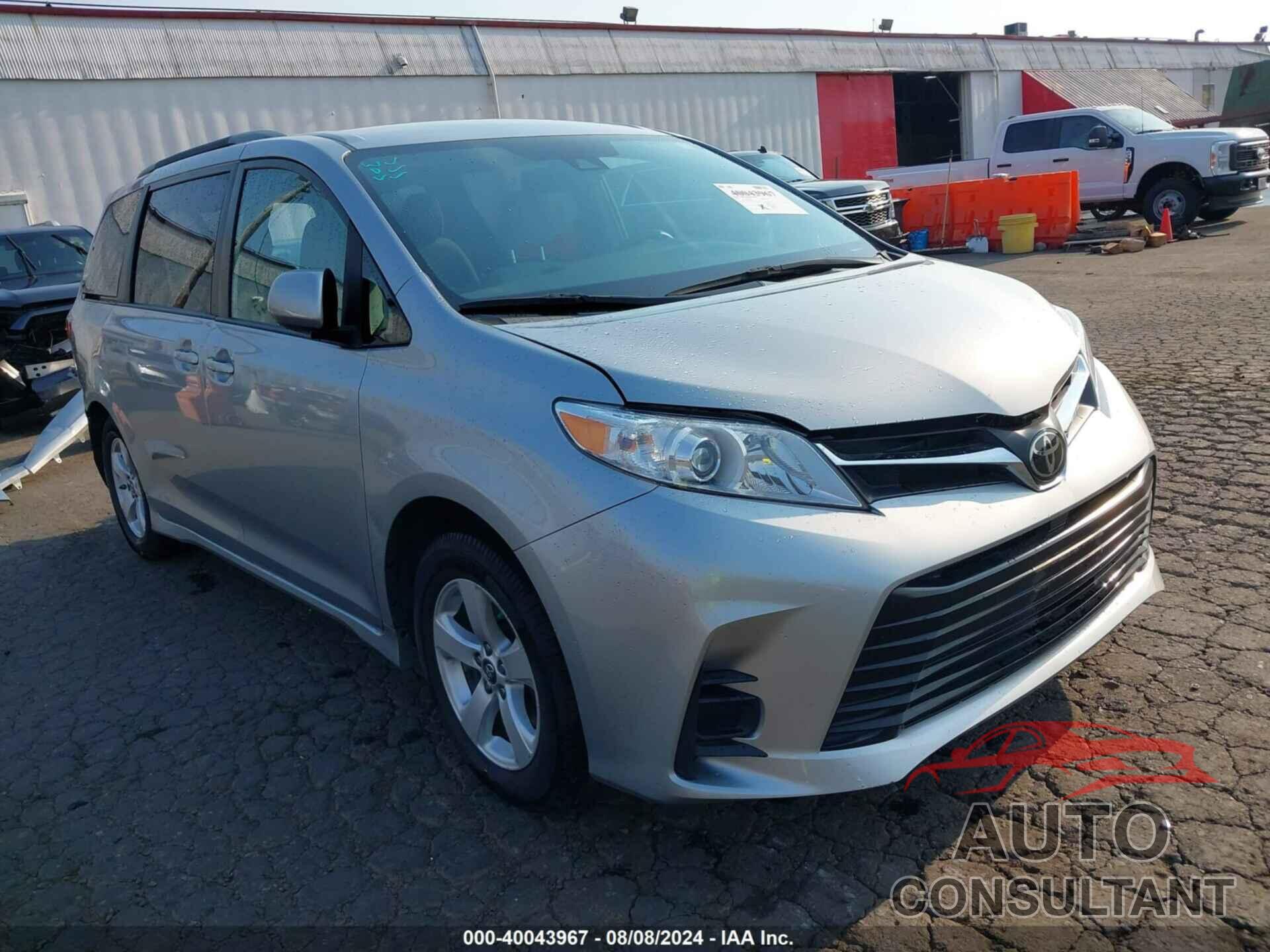 TOYOTA SIENNA 2019 - 5TDKZ3DC7KS002235