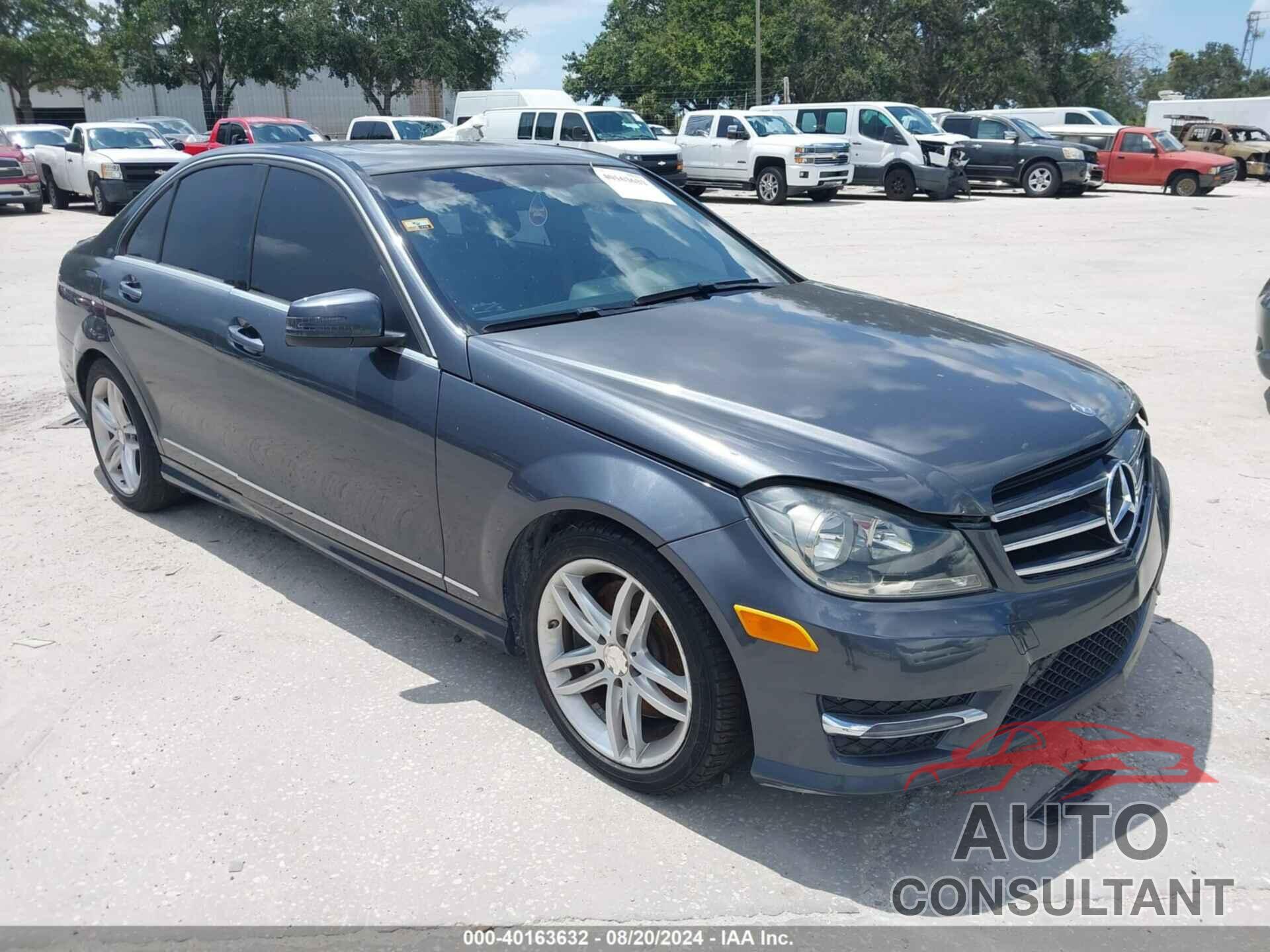 MERCEDES-BENZ C 300 2014 - WDDGF8AB2EG181053