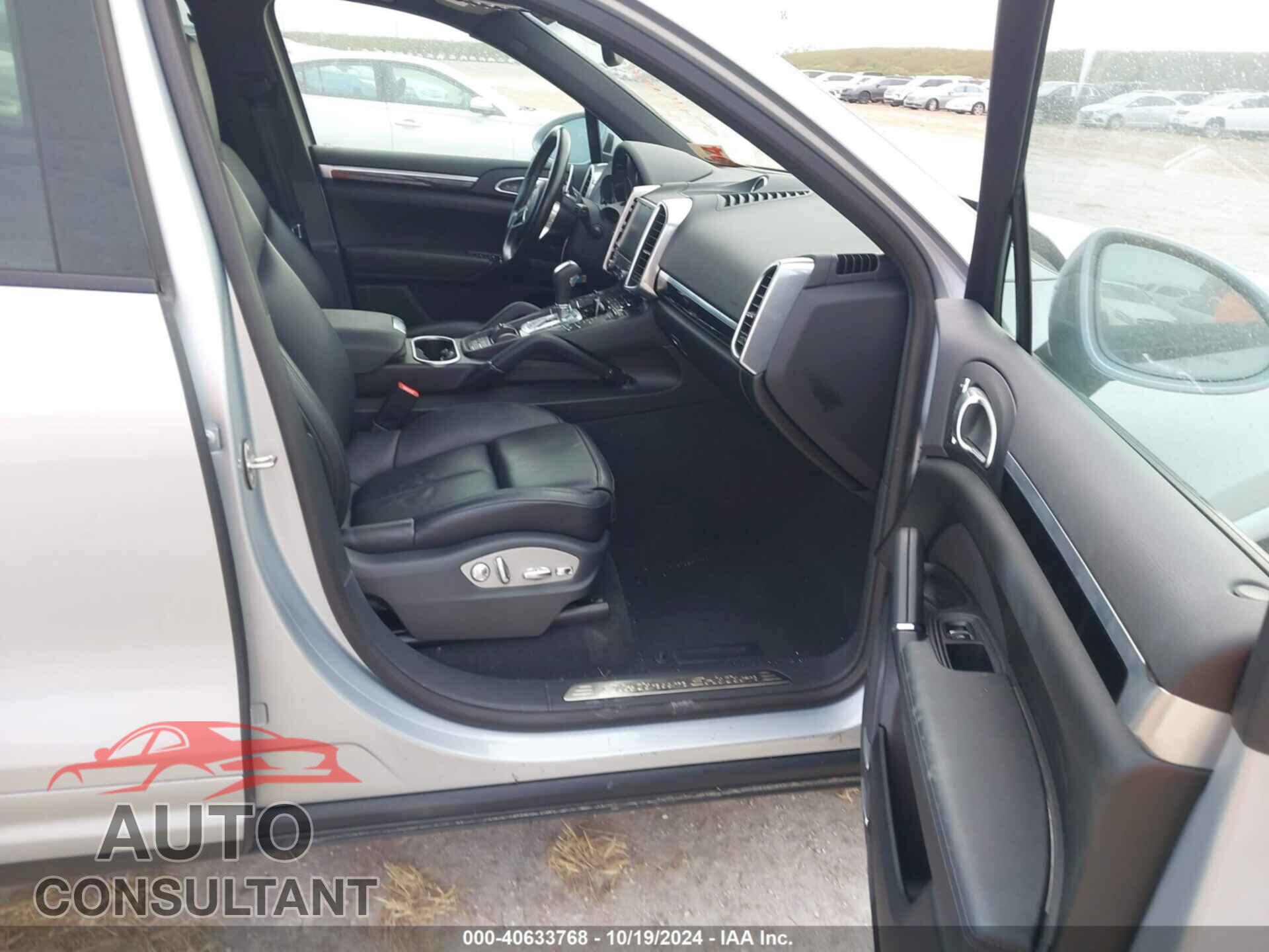 PORSCHE CAYENNE 2018 - WP1AA2A29JKA02122