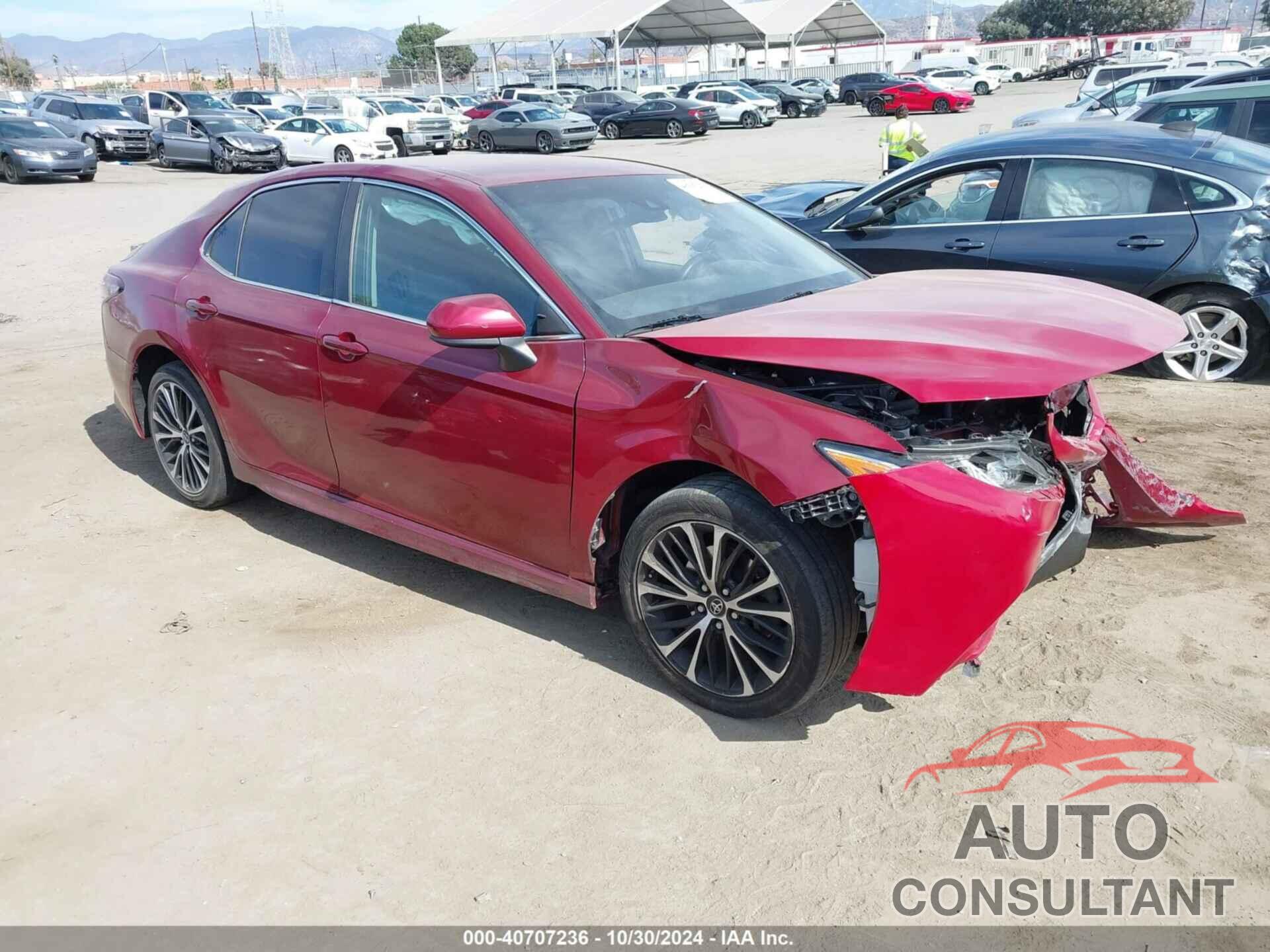 TOYOTA CAMRY 2018 - 4T1B11HK5JU521612