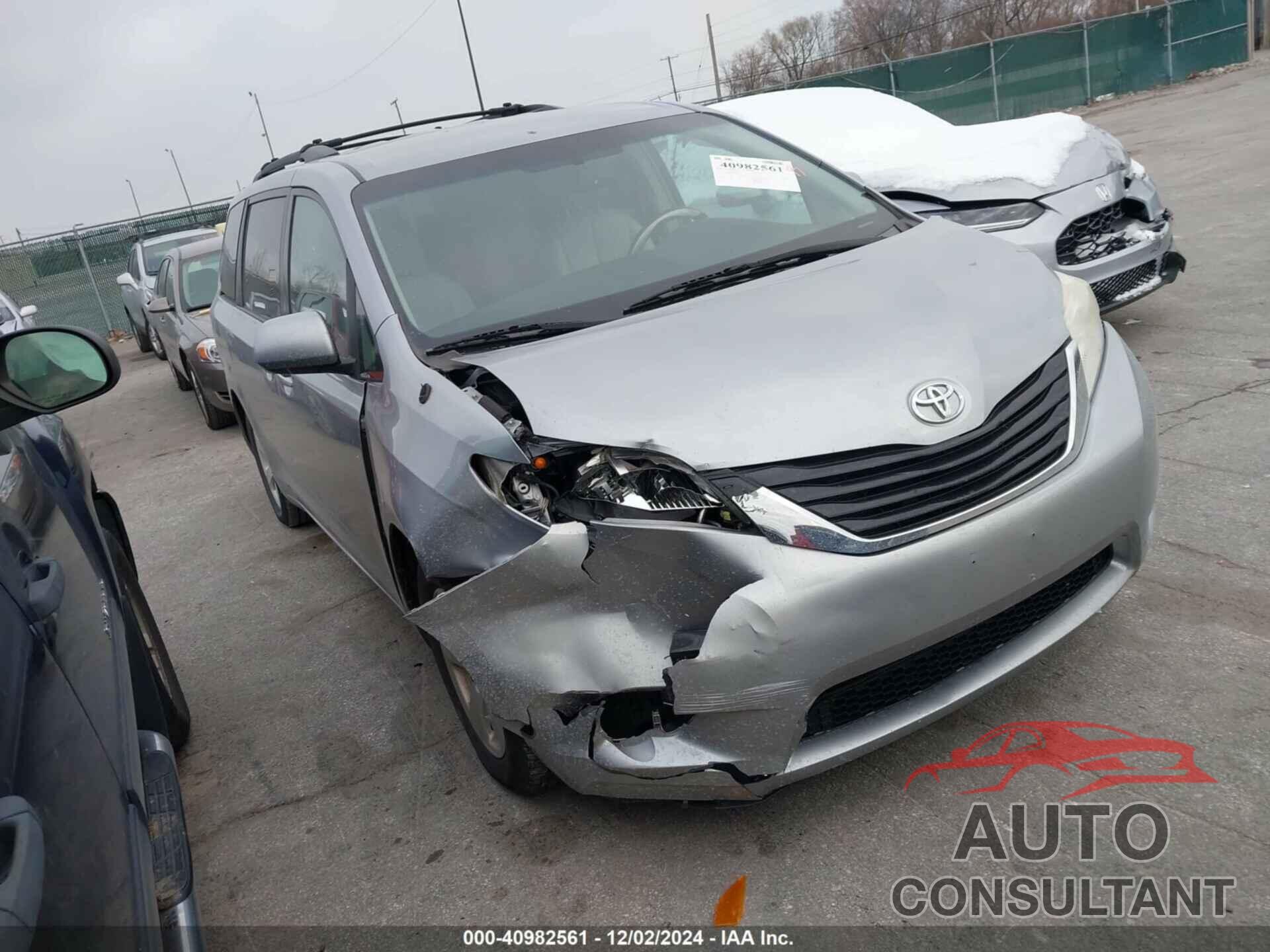 TOYOTA SIENNA 2011 - 5TDKK3DC5BS075561