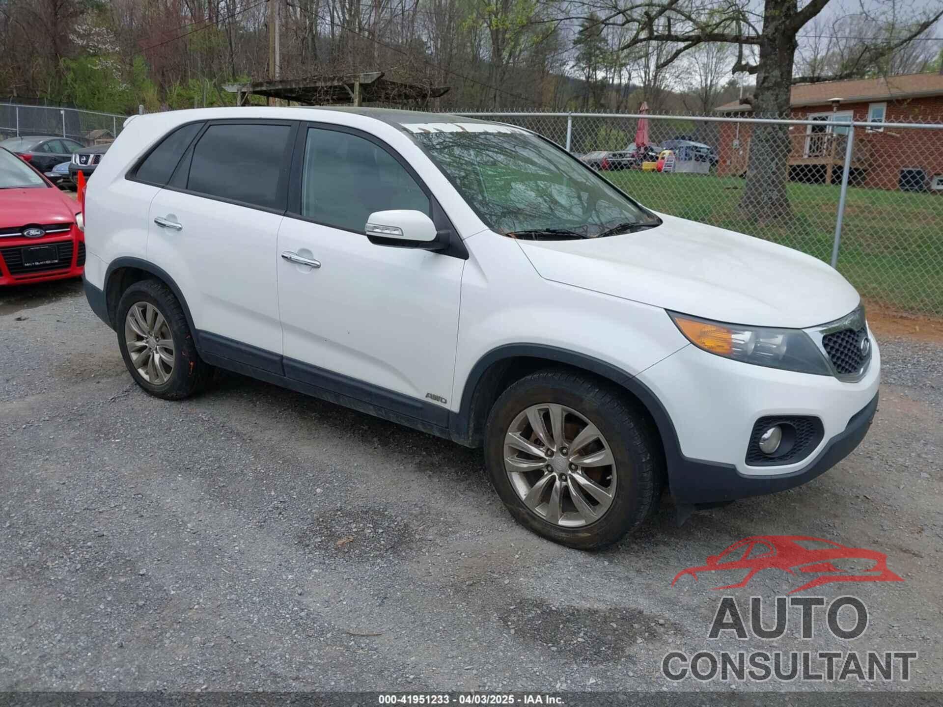 KIA SORENTO 2011 - 5XYKUDA26BG017032