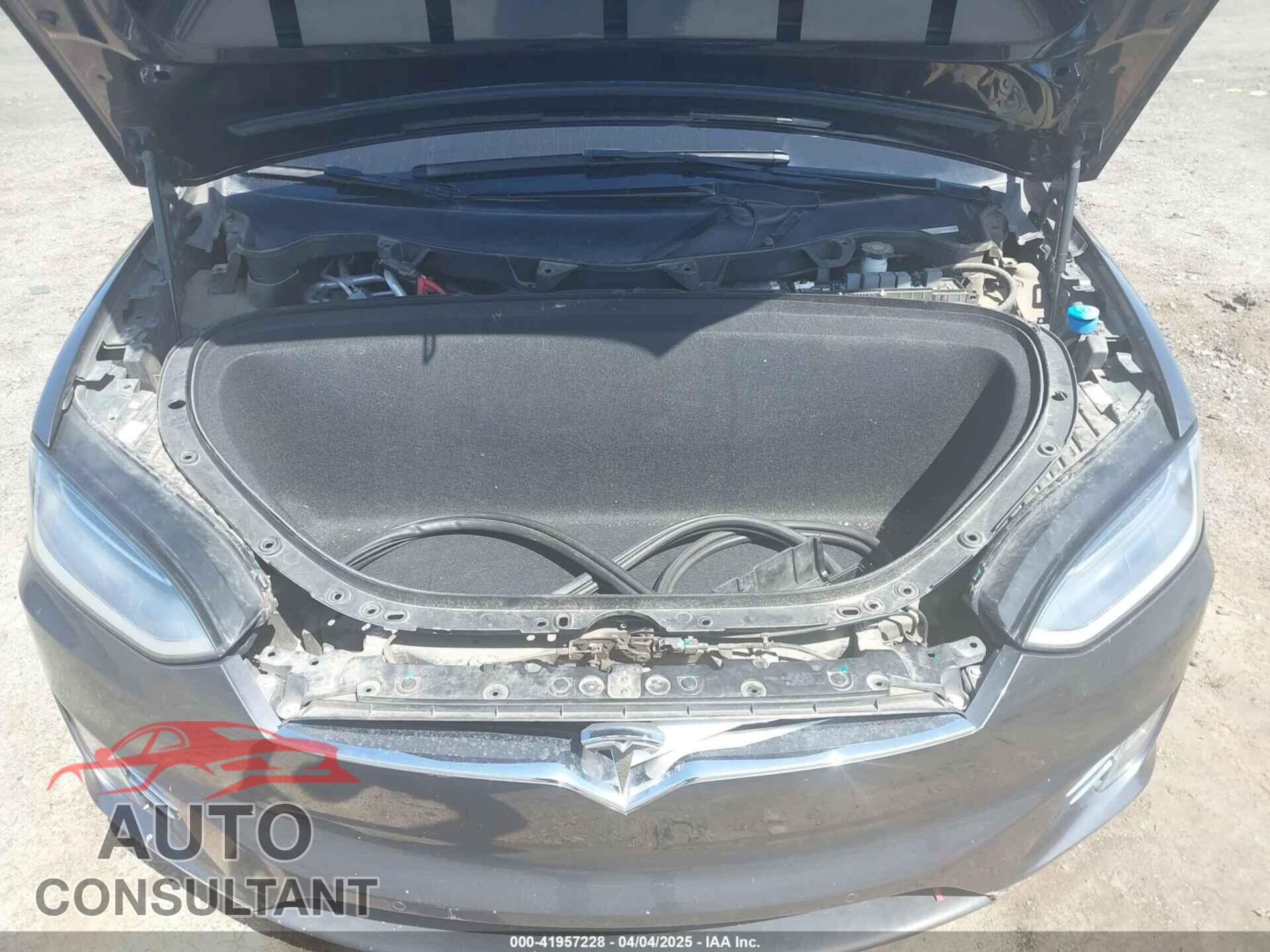 TESLA MODEL X 2016 - 5YJXCAE27GF002541
