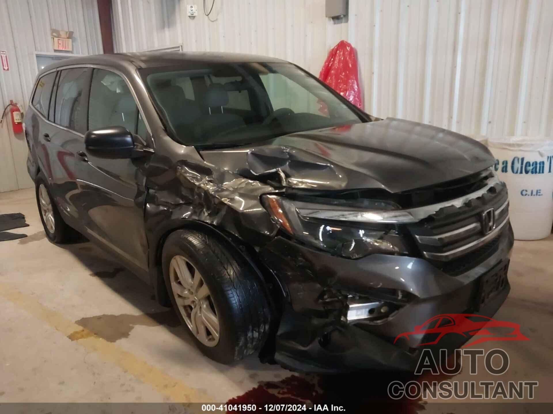 HONDA PILOT 2017 - 5FNYF6H17HB016839