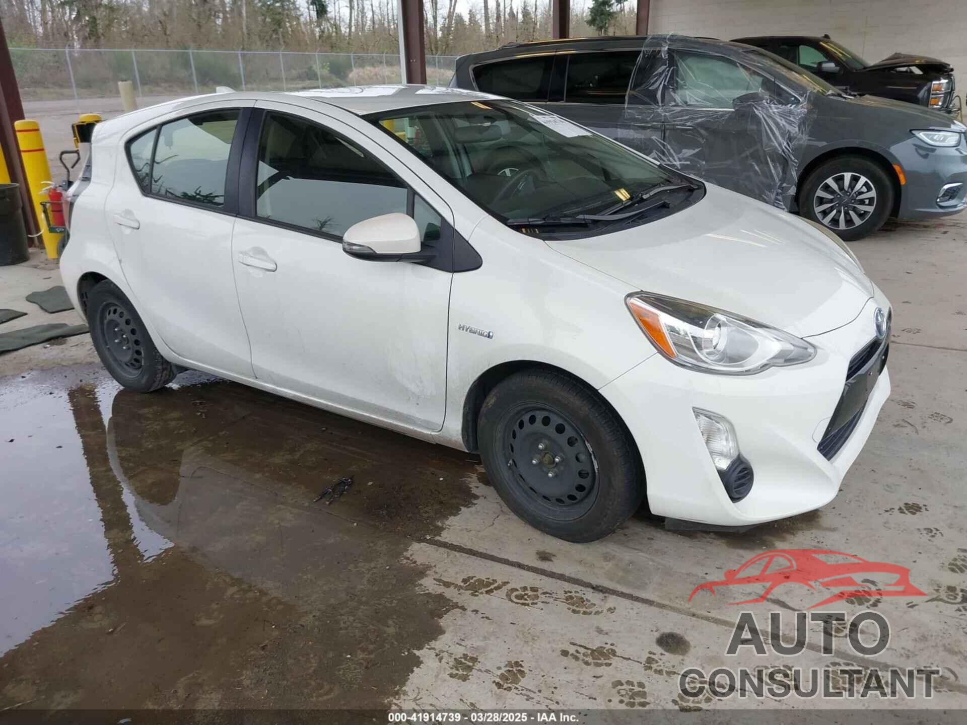 TOYOTA PRIUS C 2015 - JTDKDTB39F1577828