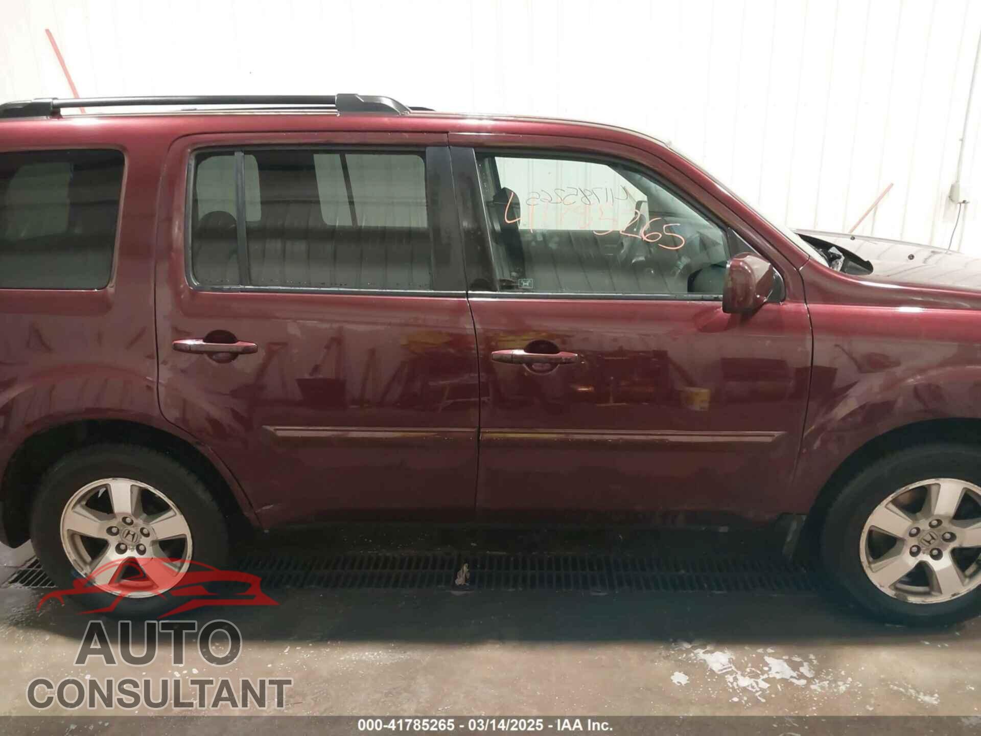 HONDA PILOT 2011 - 5FNYF4H46BB013341