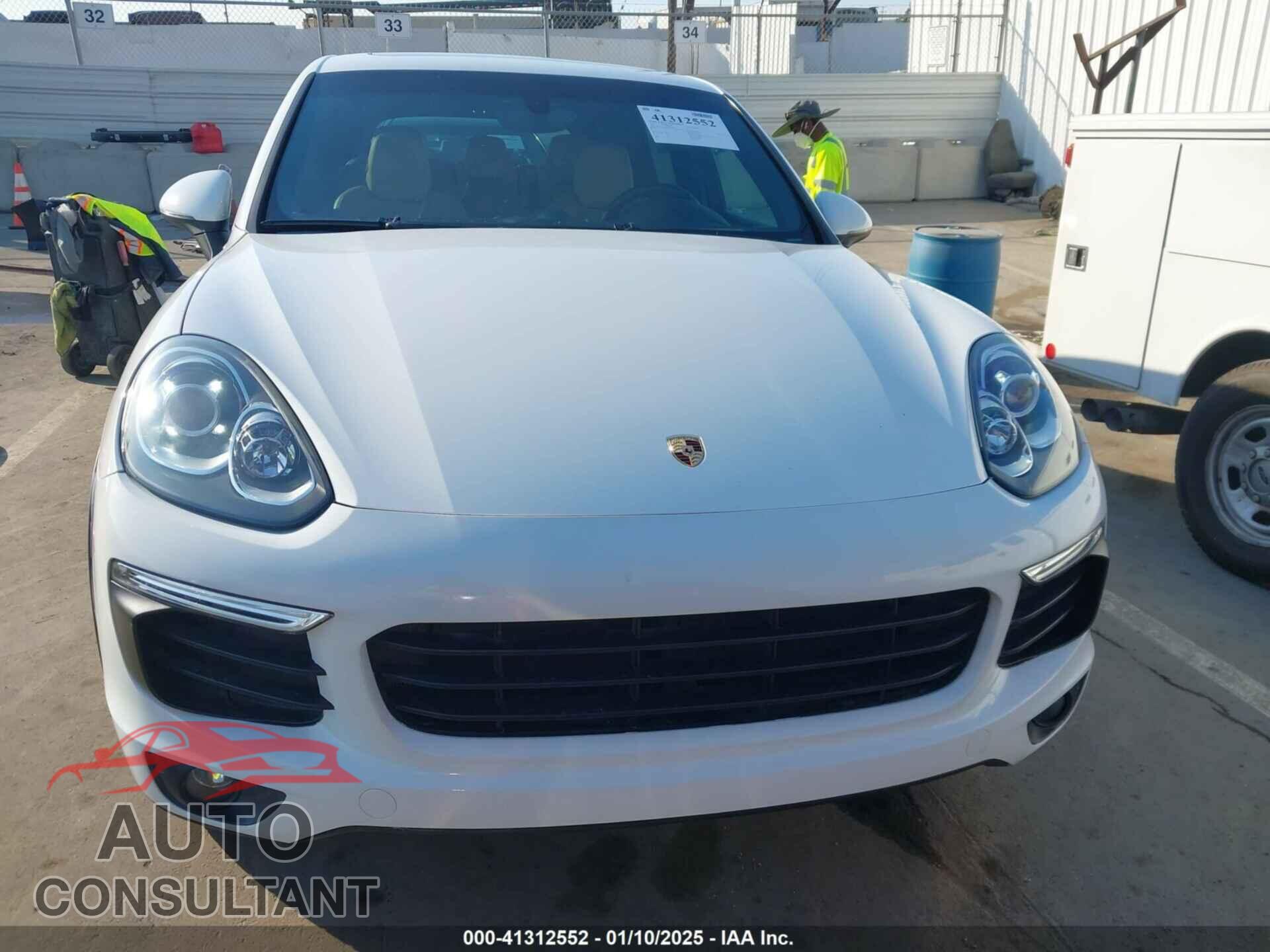 PORSCHE CAYENNE 2016 - WP1AA2A24GKA09259