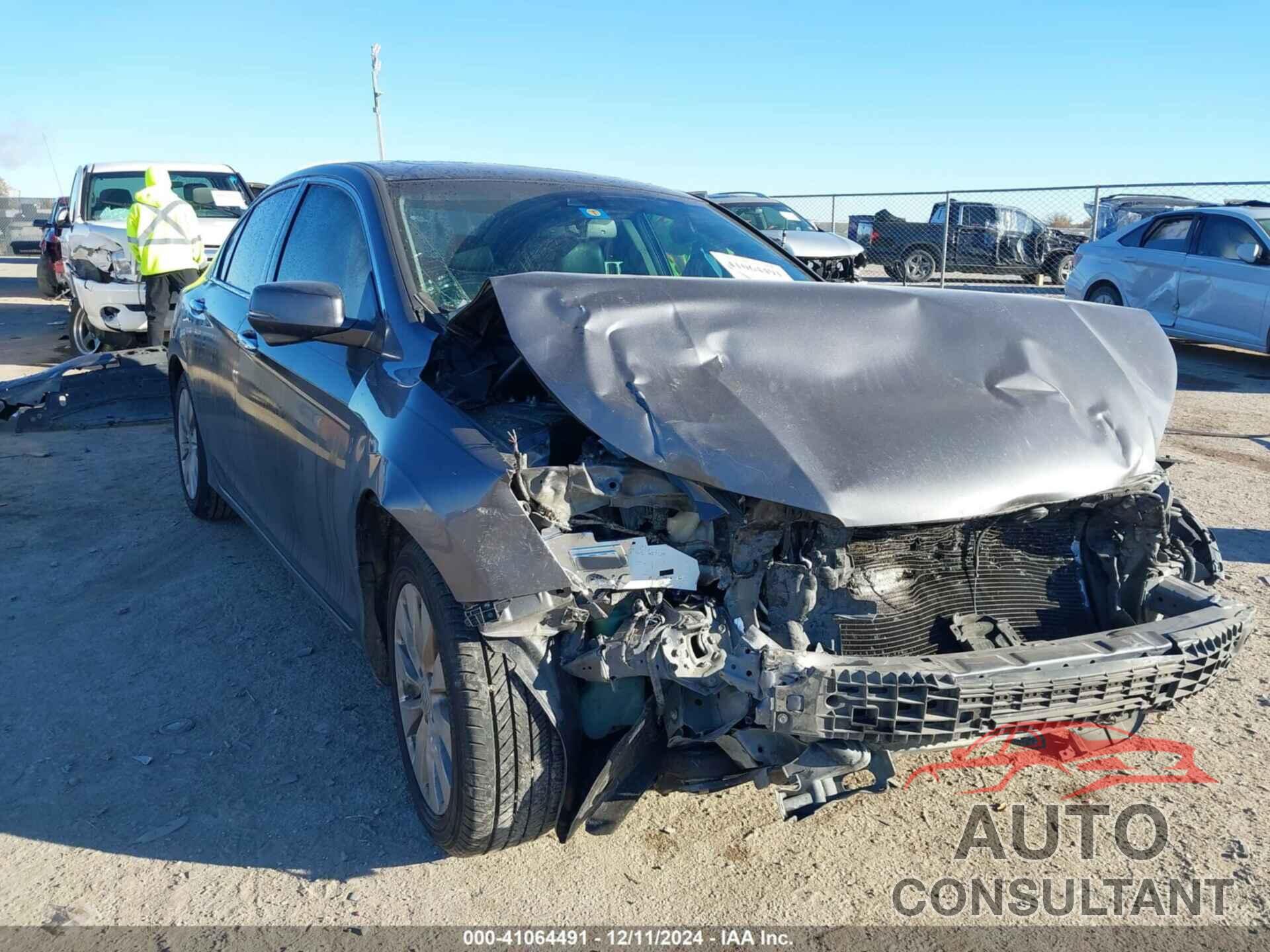 HONDA ACCORD 2013 - 1HGCR3F83DA038292