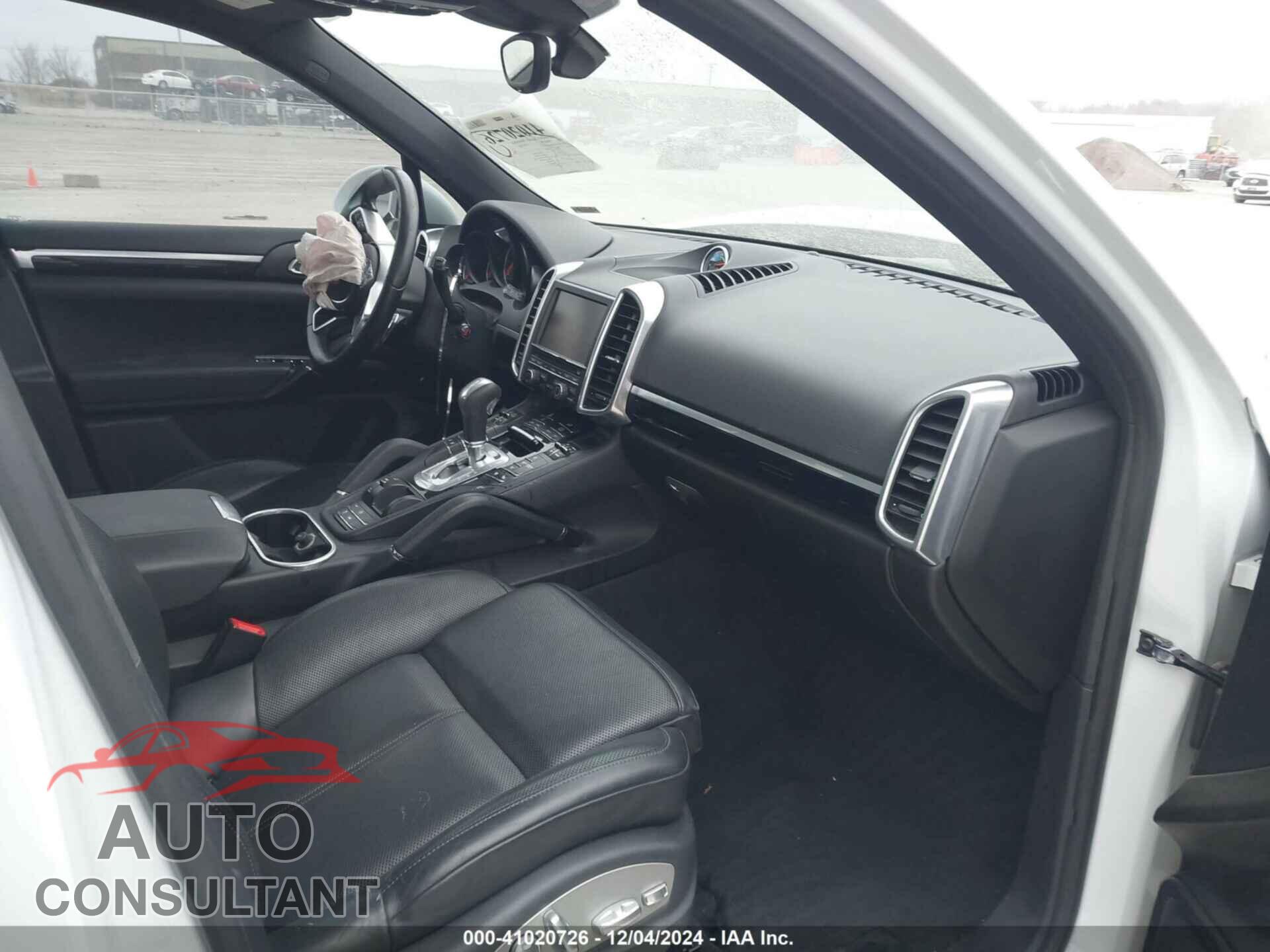 PORSCHE CAYENNE 2016 - WP1AA2A24GKA10735