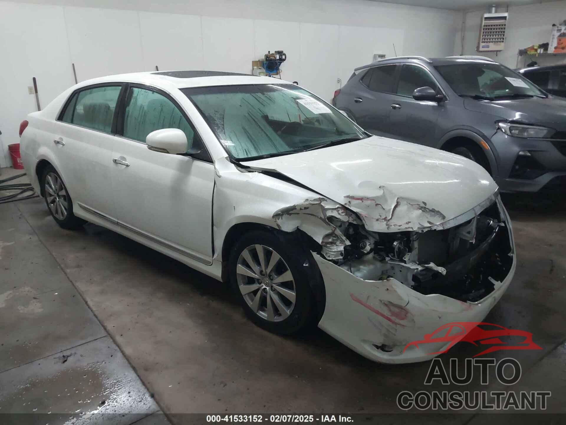 TOYOTA AVALON 2011 - 4T1BK3DB5BU440108