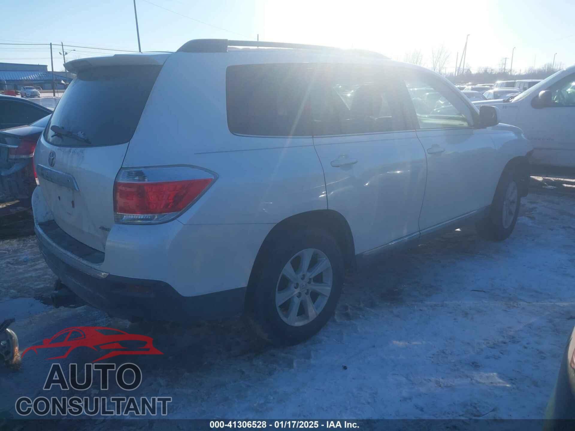 TOYOTA HIGHLANDER 2013 - 5TDBK3EH8DS269157