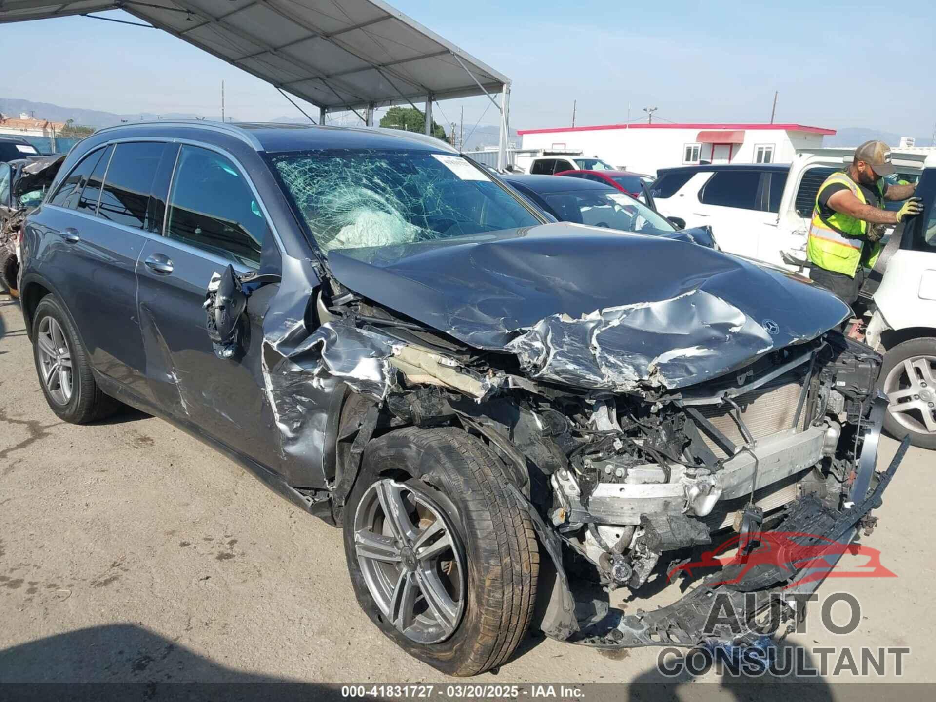 MERCEDES-BENZ GLC 300 2020 - W1N0G8DB4LF802826