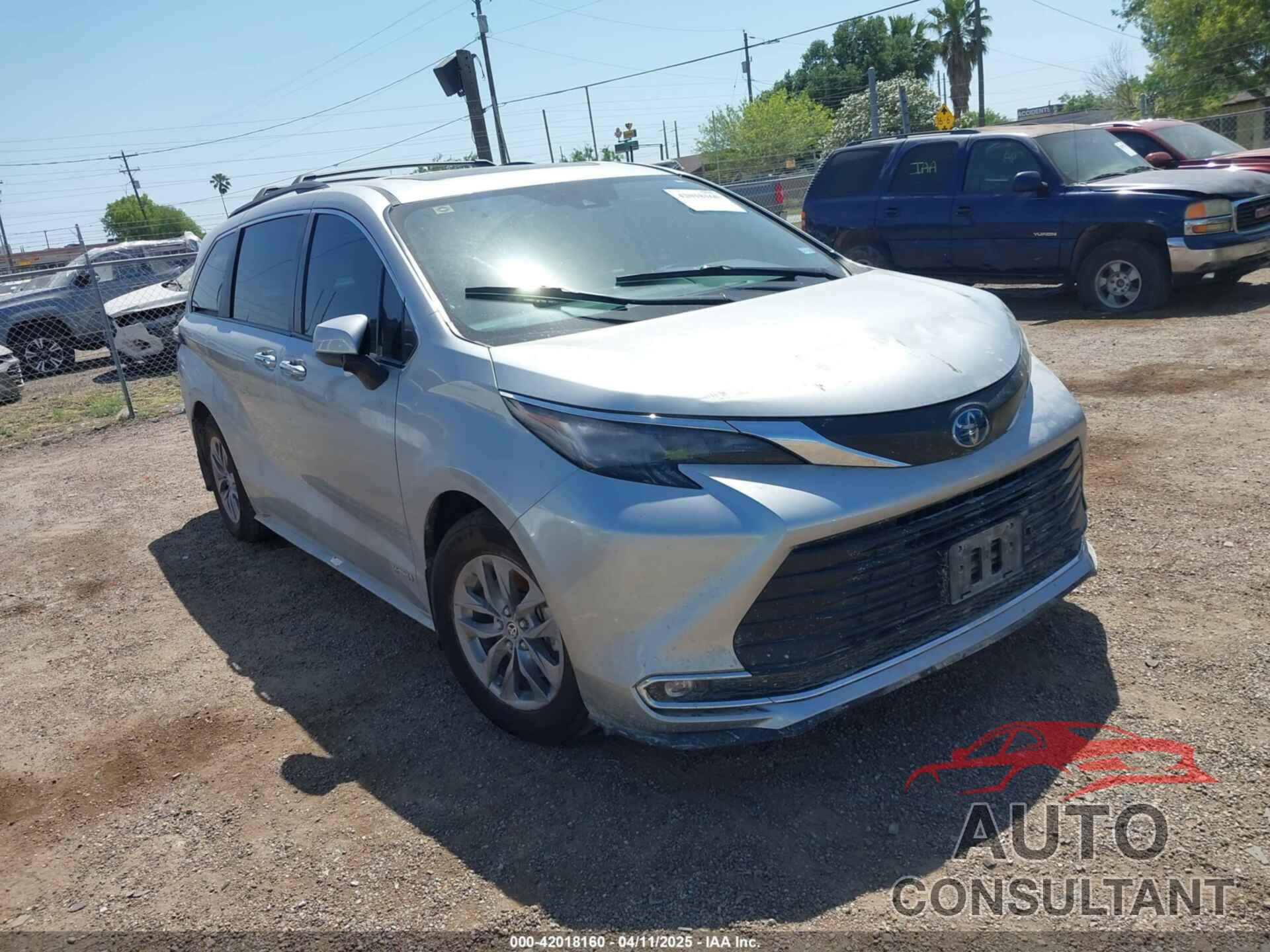 TOYOTA SIENNA 2021 - 5TDYRKEC1MS027959